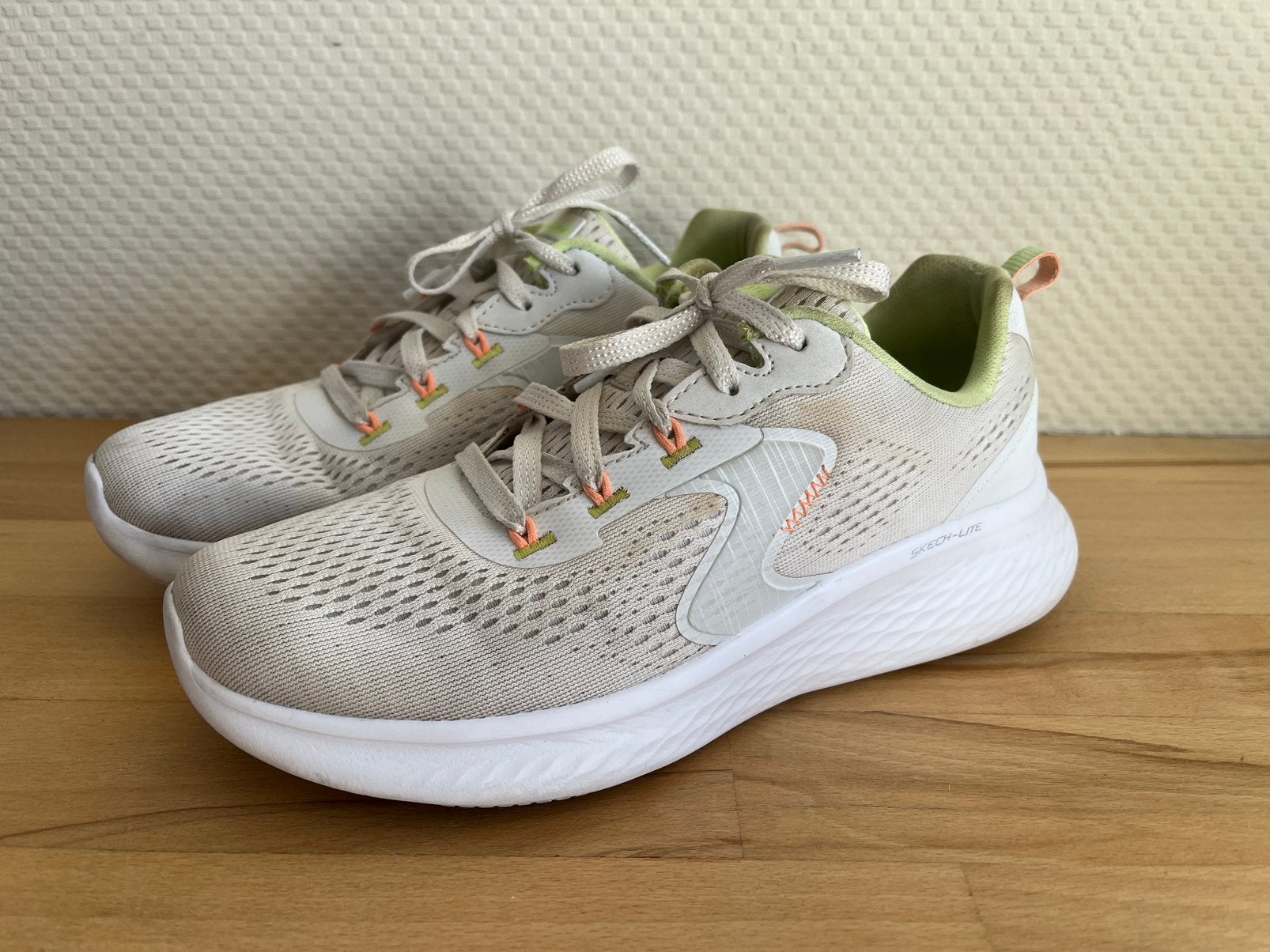 Skechers maat 37, Kleding | Dames, Wit, Ophalen of Verzenden, Sneakers of Gympen, Gedragen