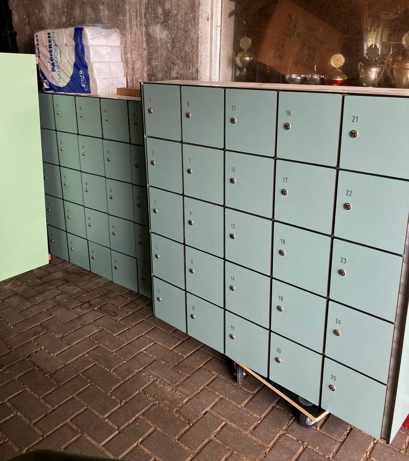 Locker - 1 kast met 25 lockers, Ophalen of Verzenden