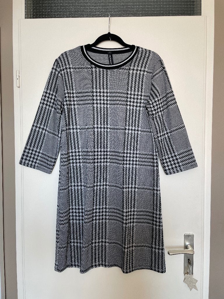 Lange pied de poule gestreepte geruite sweater trui mt 40, Maat 38/40 (M), Made in Italy, Zwart, Ophalen of Verzenden