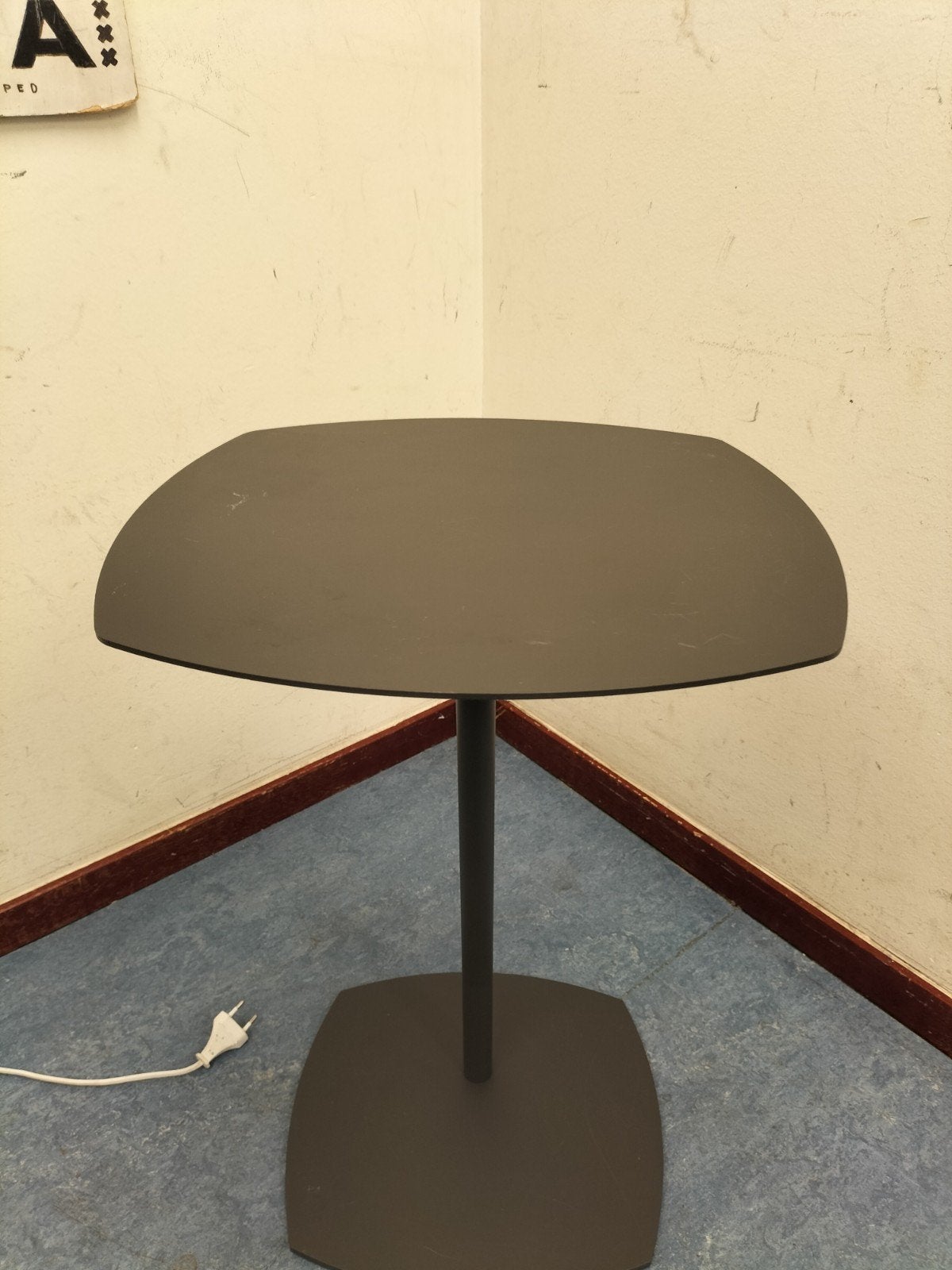 Normann Copenhagen Form cafe table design Simon Legald, Ophalen, Gebruikt
