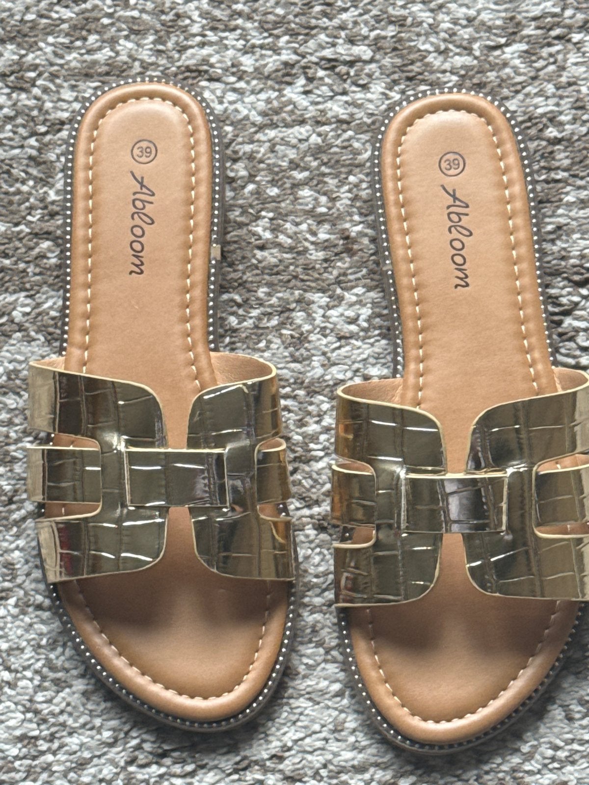 Gouden slippers maat 39 - nieuw, Slippers, Overige kleuren, Nieuw, Ophalen of Verzenden