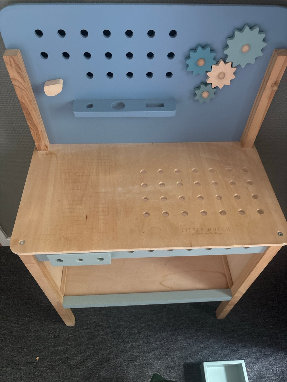 Foto 4 van Little Dutch werkbank met gereedschap en accessoires