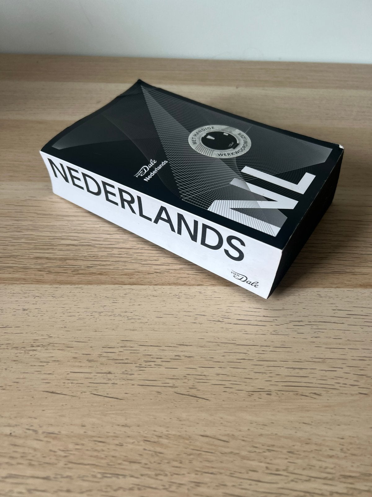Dikke Van Dale Nederlands met werkwoordwijzer, Ophalen of Verzenden, Gelezen, Van Dale, Nederlands