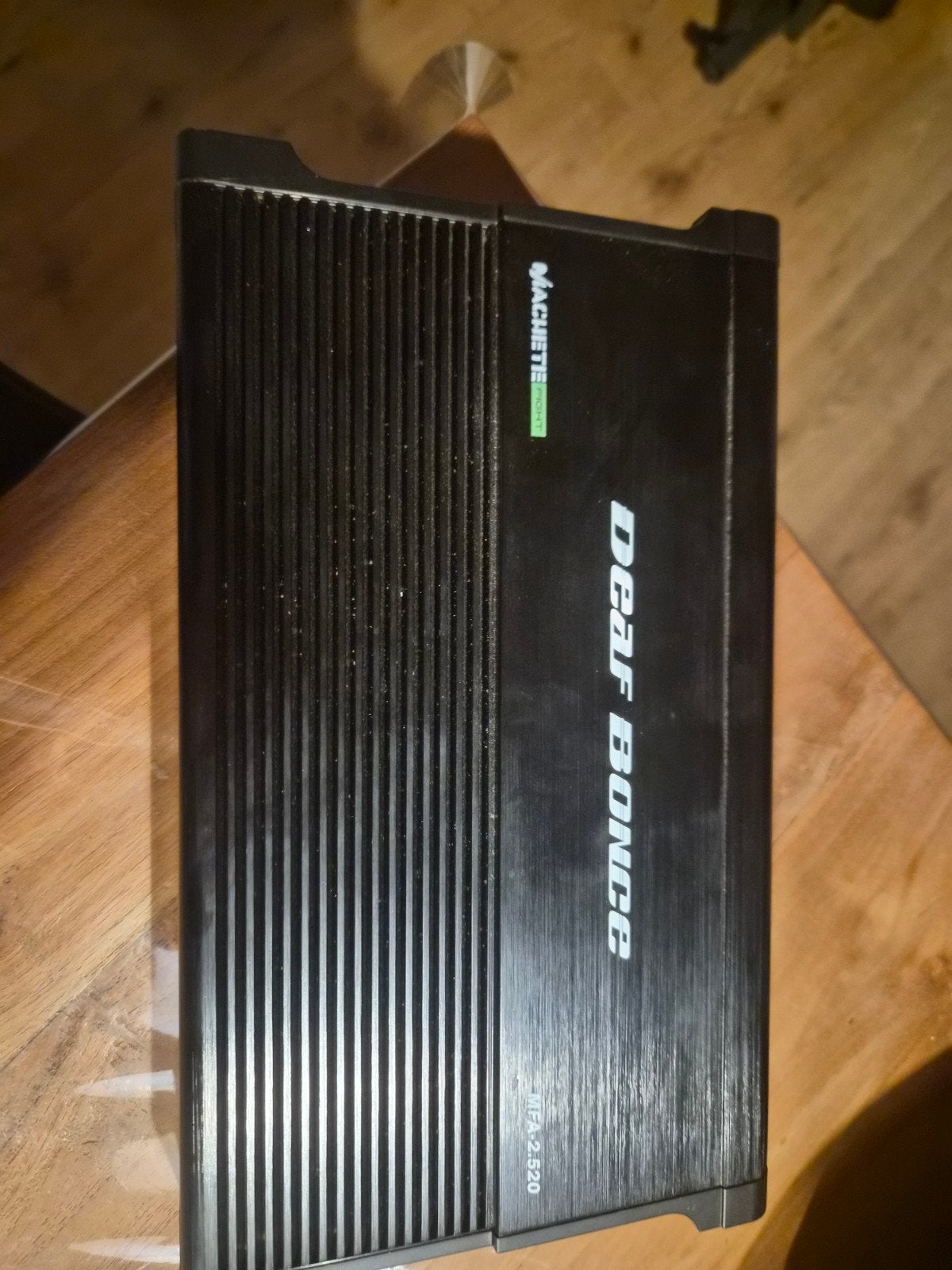 Deaf Bonce MFA-2.520 Klasse D Versterker 2x520W RMS zgan, Overige merken, Ophalen of Verzenden, 120 watt of meer, Gebruikt