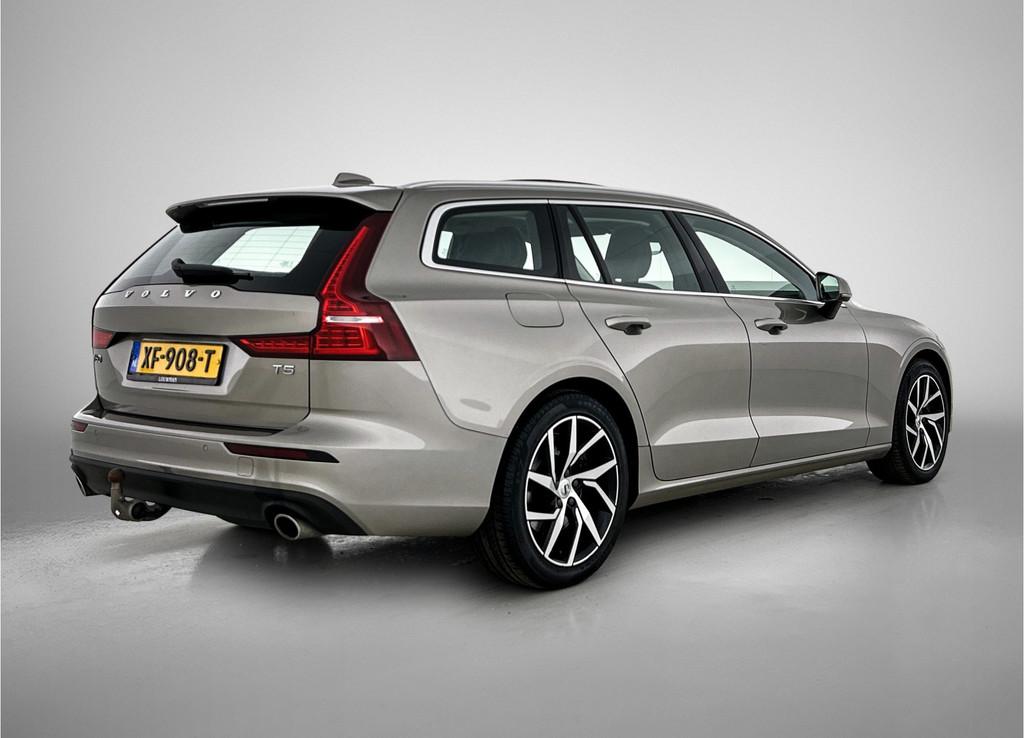 Volvo V60 2.0 T5 Momentum Navigatie | LED koplampen | Panora, 12 maanden, 15 km/l, 4 cilinders, Leder en Stof