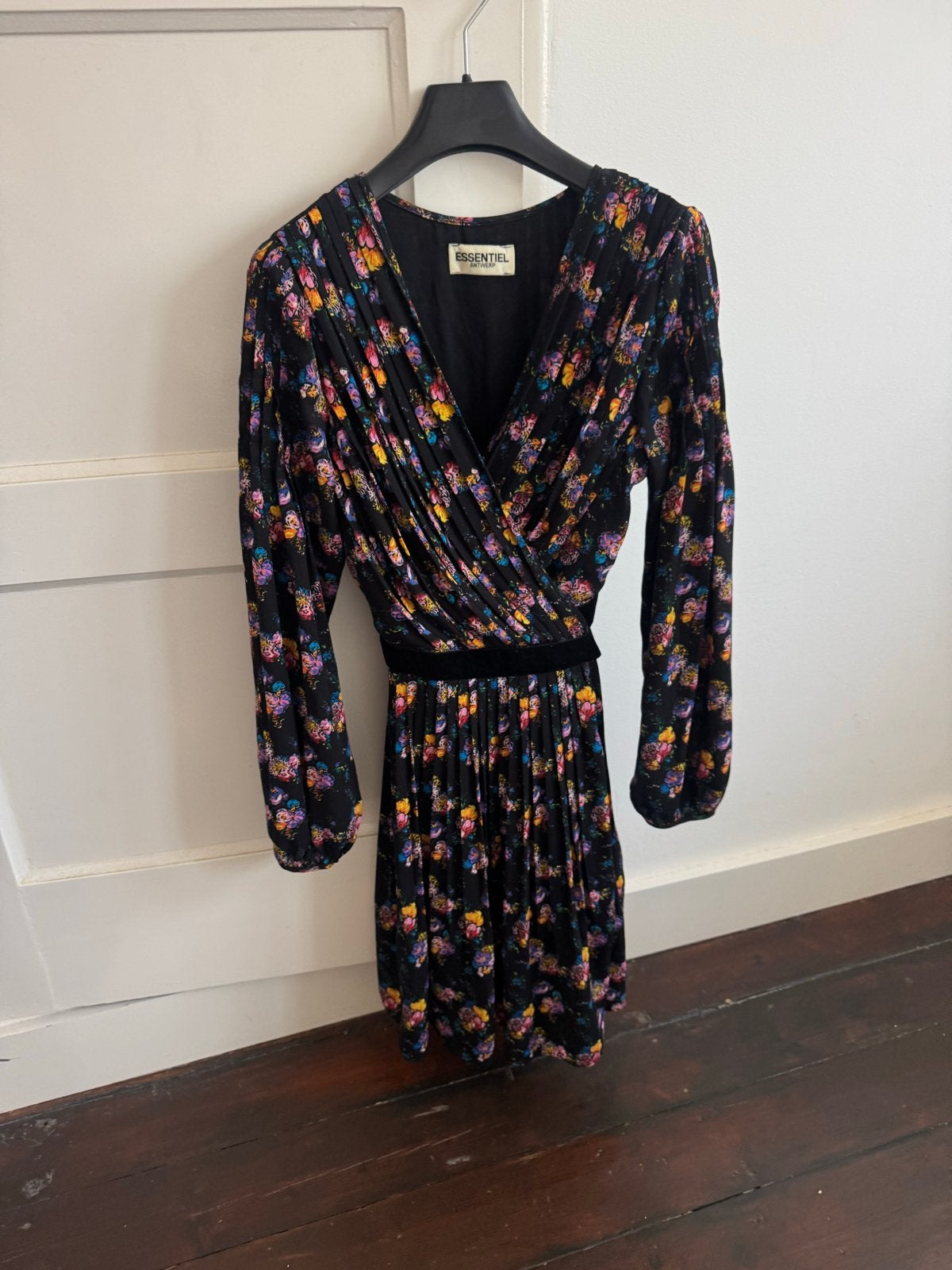 Essentiel Antwerp jurk met bloemenprint maat XS/S, Zwart, Ophalen of Verzenden, Zo goed als nieuw, Maat 34 (XS) of kleiner