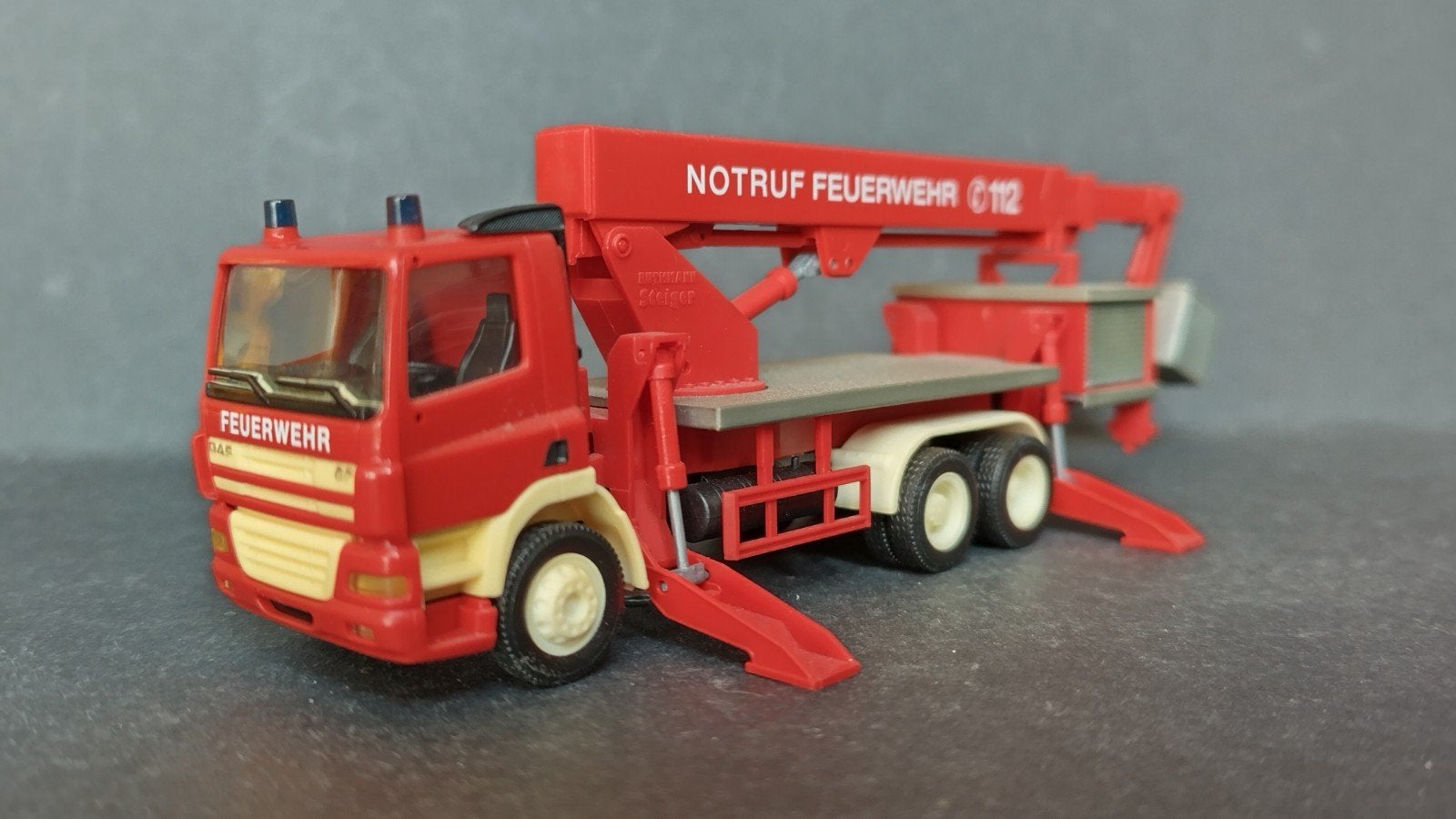 Daf CF hoogwerker brandweer Feuerwehr 1:87 Herpa Pol, Hobby en Vrije tijd, Verzenden, ., Nieuw, Herpa