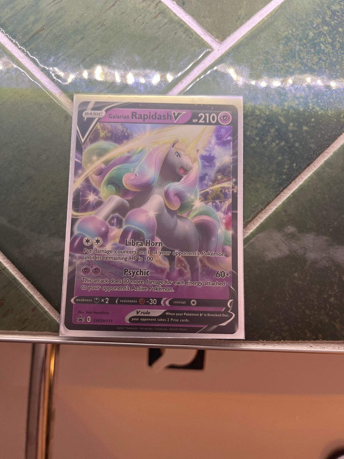 Pokémon Kaart: Galarian Rapidash V SWSH111, Ophalen of Verzenden, Zo goed als nieuw, Losse kaart