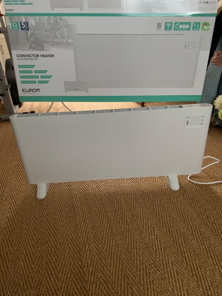Convector radiator 2500 Watt, Ophalen, Zo goed als nieuw, Radiator, 30 tot 80 cm