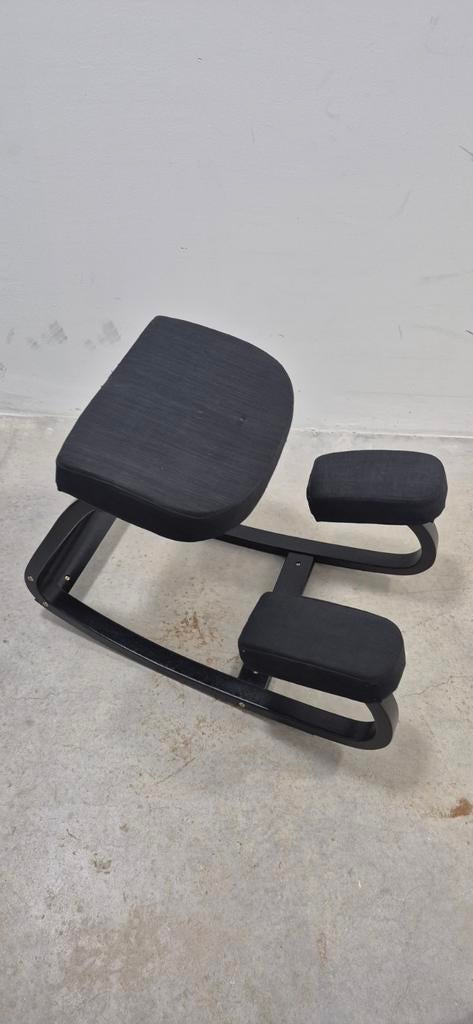 Ergonomische kniestoel - Zwart, Gebruikt, Zwart, Ophalen of Verzenden, Stof
