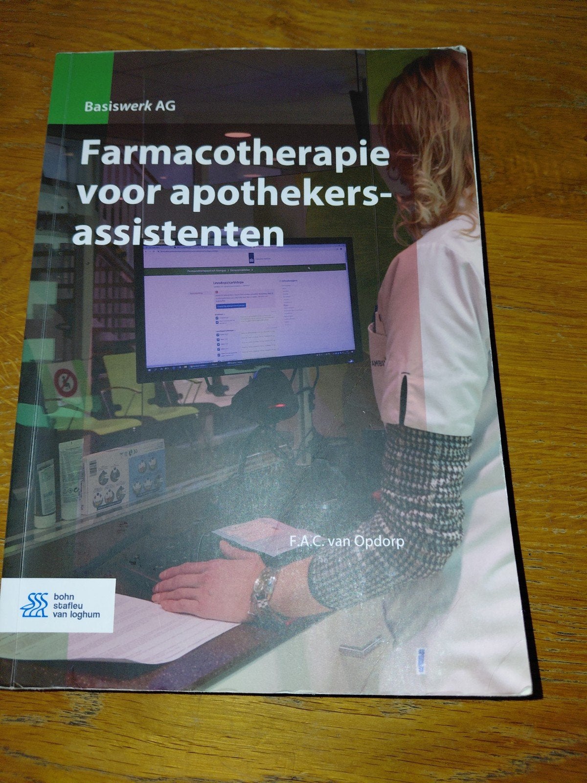 Farmacotherapie voor apothekersassistenten, Ophalen of Verzenden, Zo goed als nieuw, F.A.C. van Opdorp