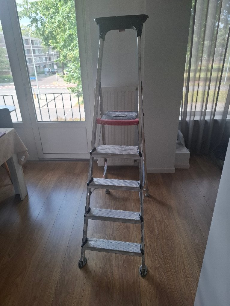 Altrex huishoudtrap / stepladder - 5 steps, Ophalen, Gebruikt, Ladder, Minder dan 2 meter