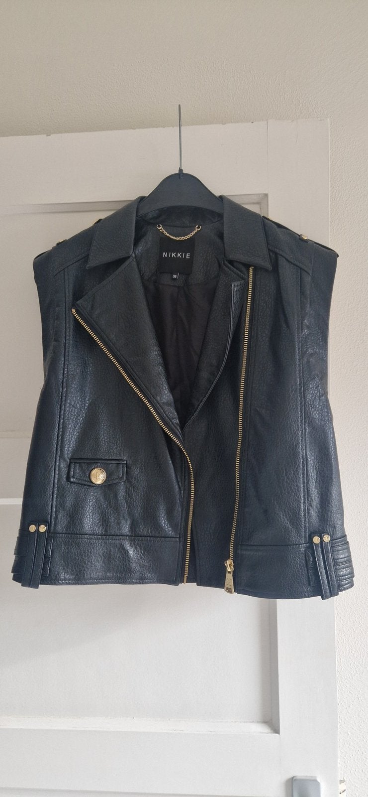 Nikkie leer look gilet, Kleding | Dames, Bodywarmers, Ophalen of Verzenden, Zo goed als nieuw, Maat 36 (S), Zwart