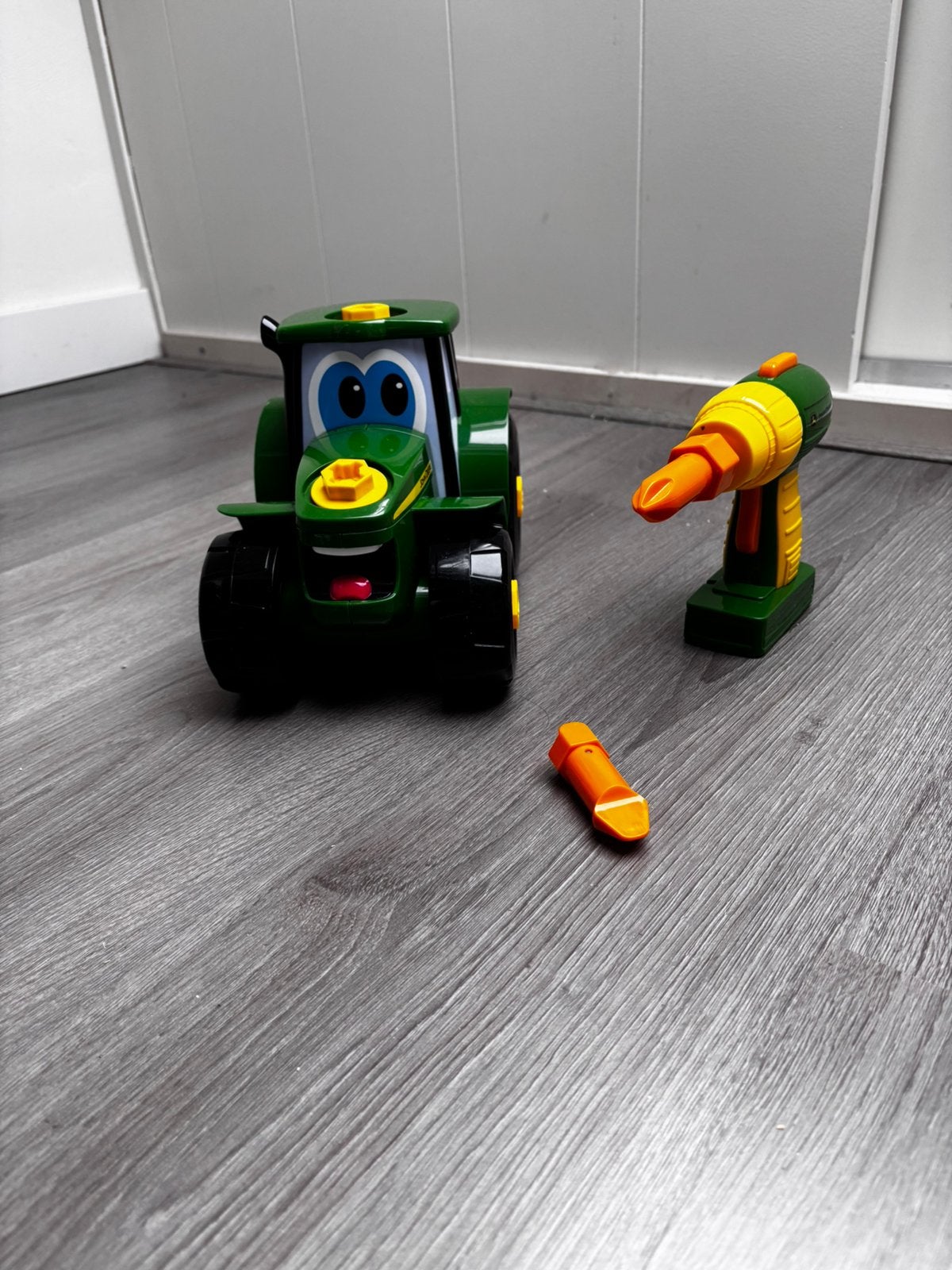 Bouw een Johnny tractor, Ophalen, Zo goed als nieuw