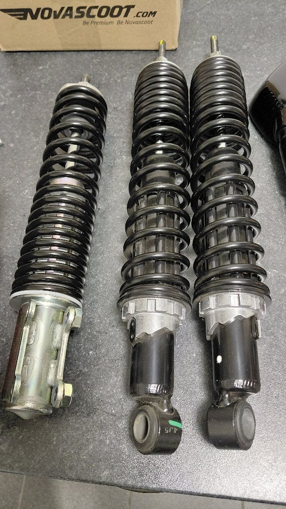 Nieuwe set Originele schokdempers voor en achter vespa gts, Fietsen en Brommers, Ophalen, Nieuw, Zadel, Vespa