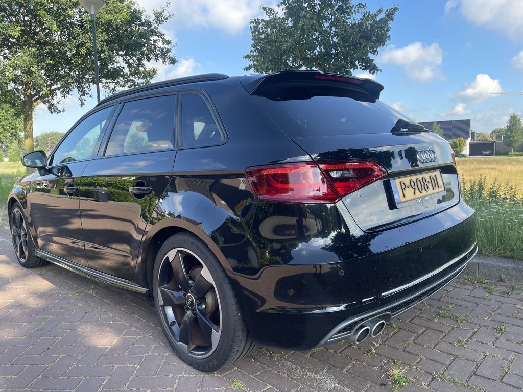 Audi A3 1.4 Tfsi 110KW Sportback 2016 Zwart S-Line, Auto's, Voorwielaandrijving, Dealer onderhouden, Verwarmde buitenspiegels