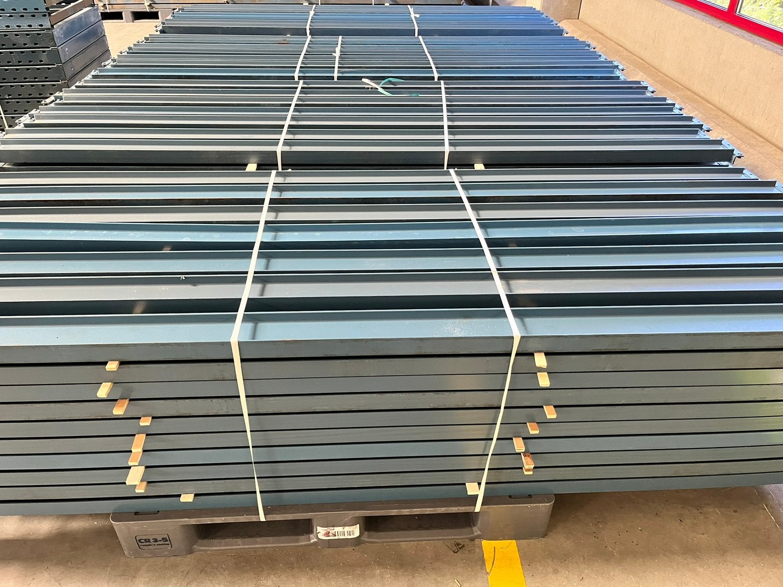 Hovuma palletstelling liggers 270cm 3000kg draagvermogen, Ophalen, Zo goed als nieuw