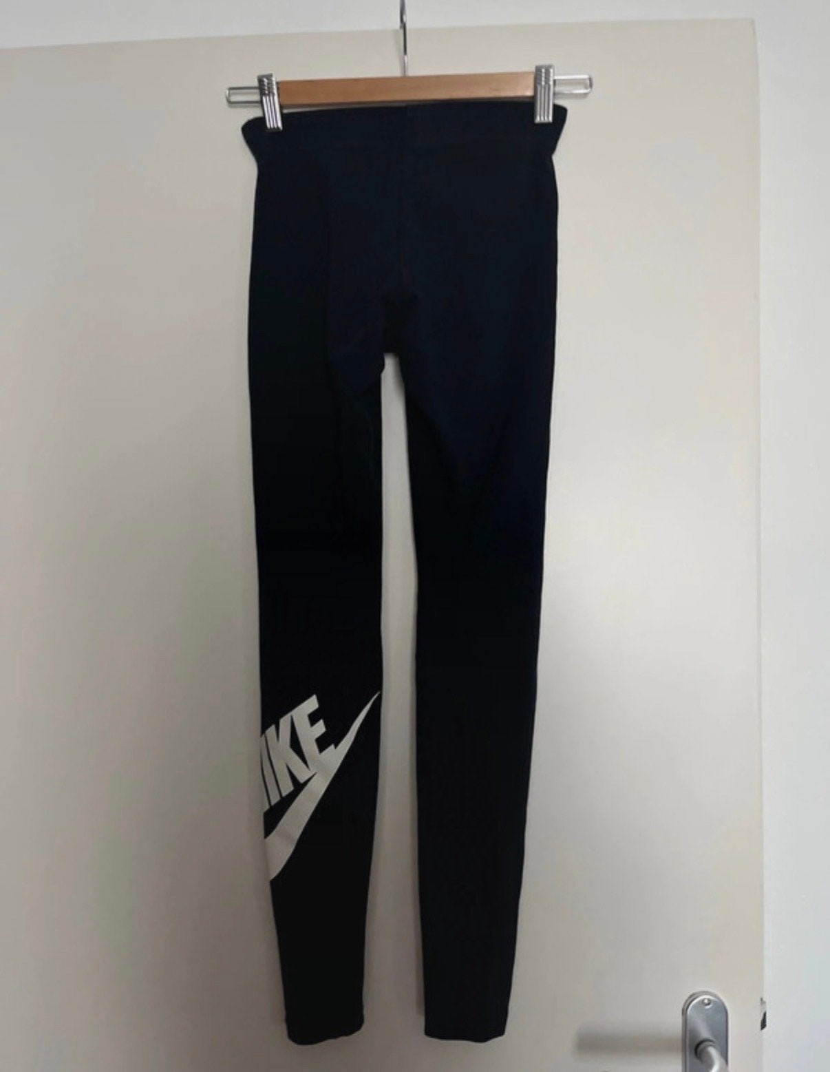 Nike Legging Zwart met Groot Logo - Maat XS, Kleding | Dames, Leggings, Maillots en Panty's, Legging, Verzenden, Zwart, Overige maten