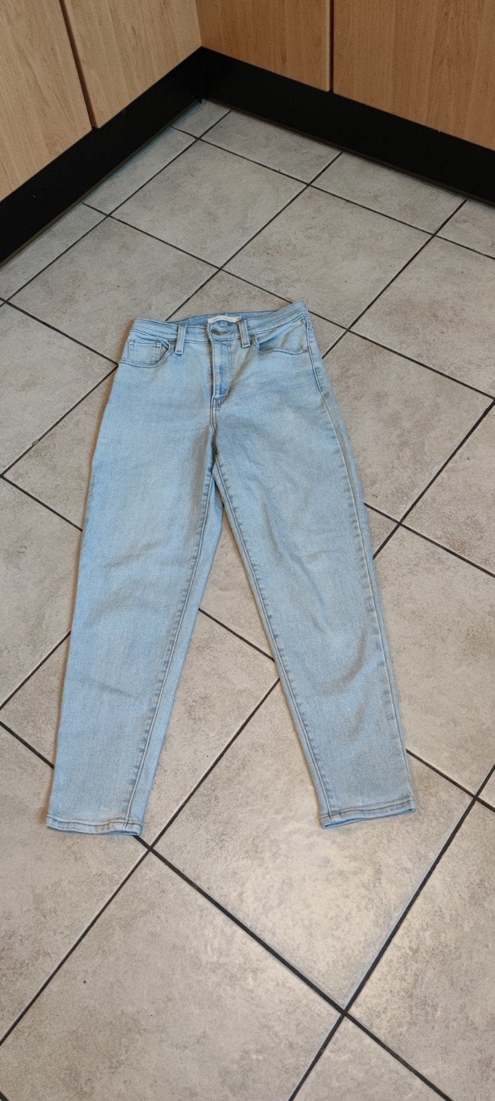 Levi's High Waisted Mom Jeans - Maat W25, Blauw, Ophalen of Verzenden, Zo goed als nieuw, W27 (confectie 34) of kleiner