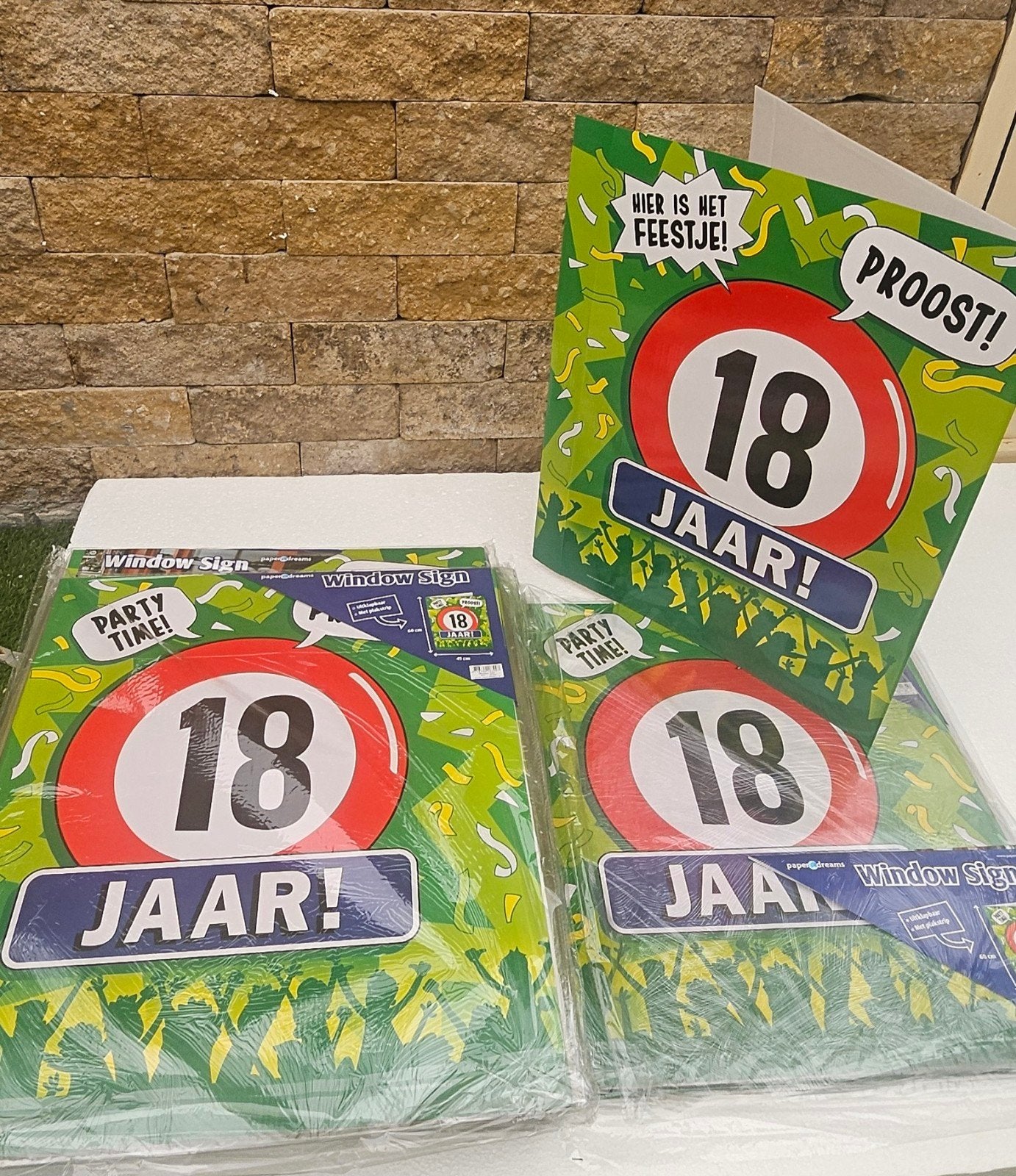Window Sign - ,,18 Jaar,, 32 Stukken . 30€, Ophalen, Nieuw, Feestartikel, Verjaardag