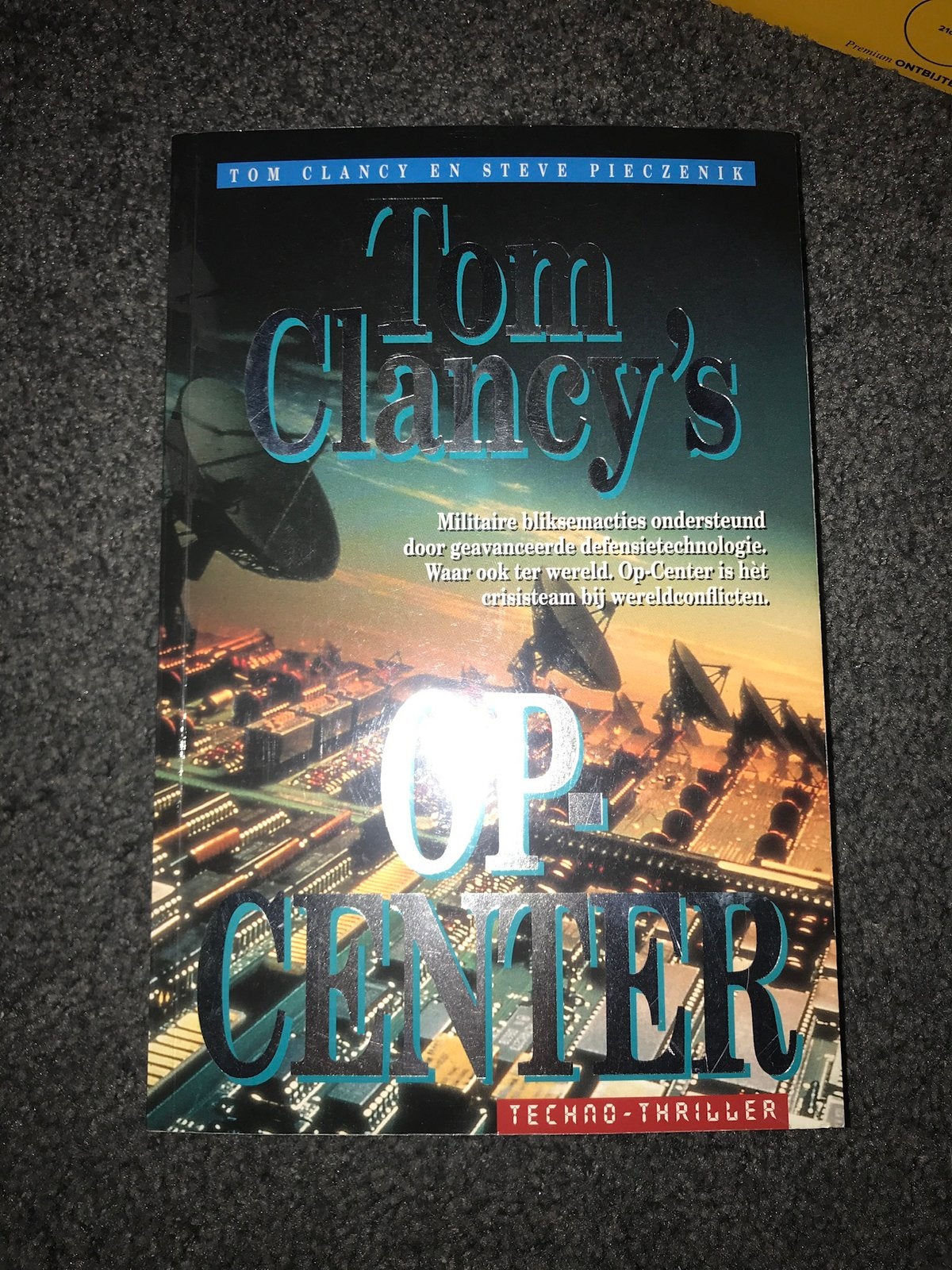 Tom Clancy's Op-Center - Technothriller, Boeken, Ophalen of Verzenden, Gelezen, Amerika
