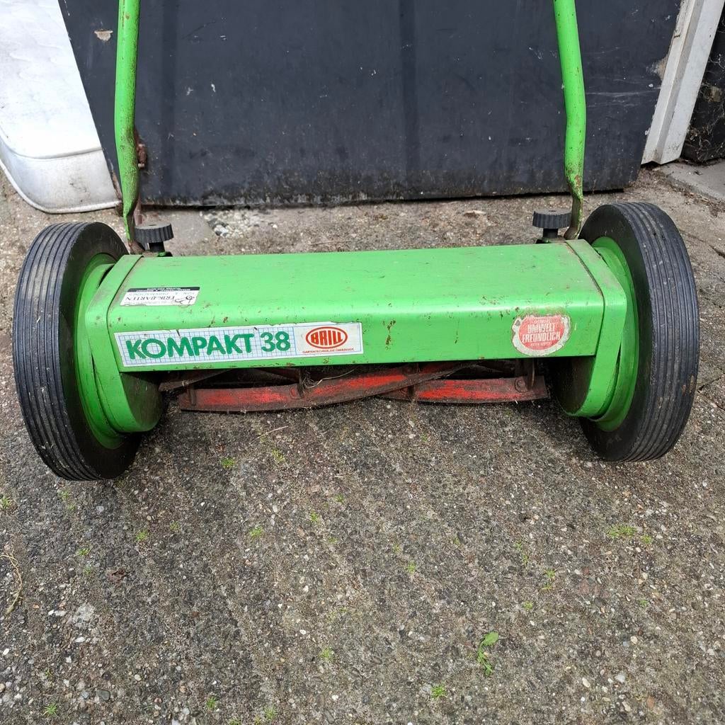 Brill Kompakt 38 handgrasmaaier, Ophalen, Gebruikt, 30 t/m 39 cm, Handgrasmaaier
