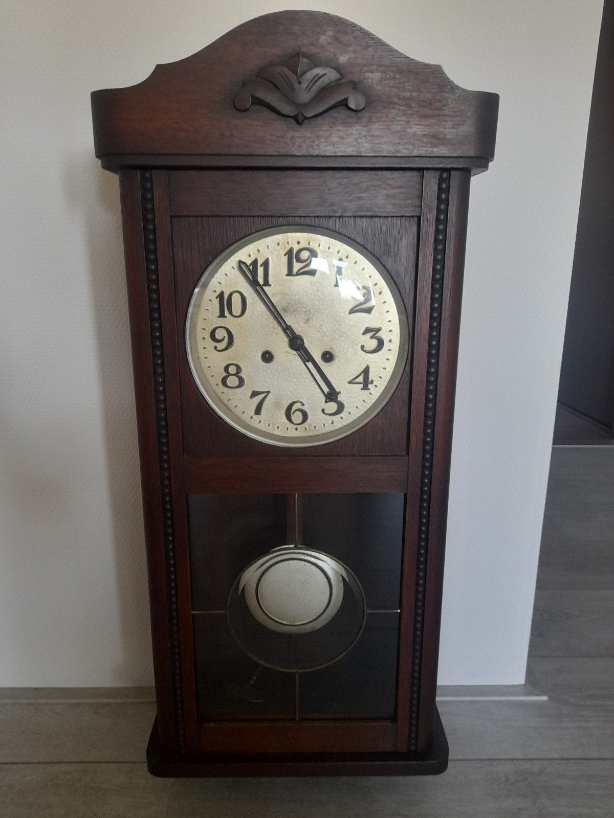 Te koop oude klok, Ophalen