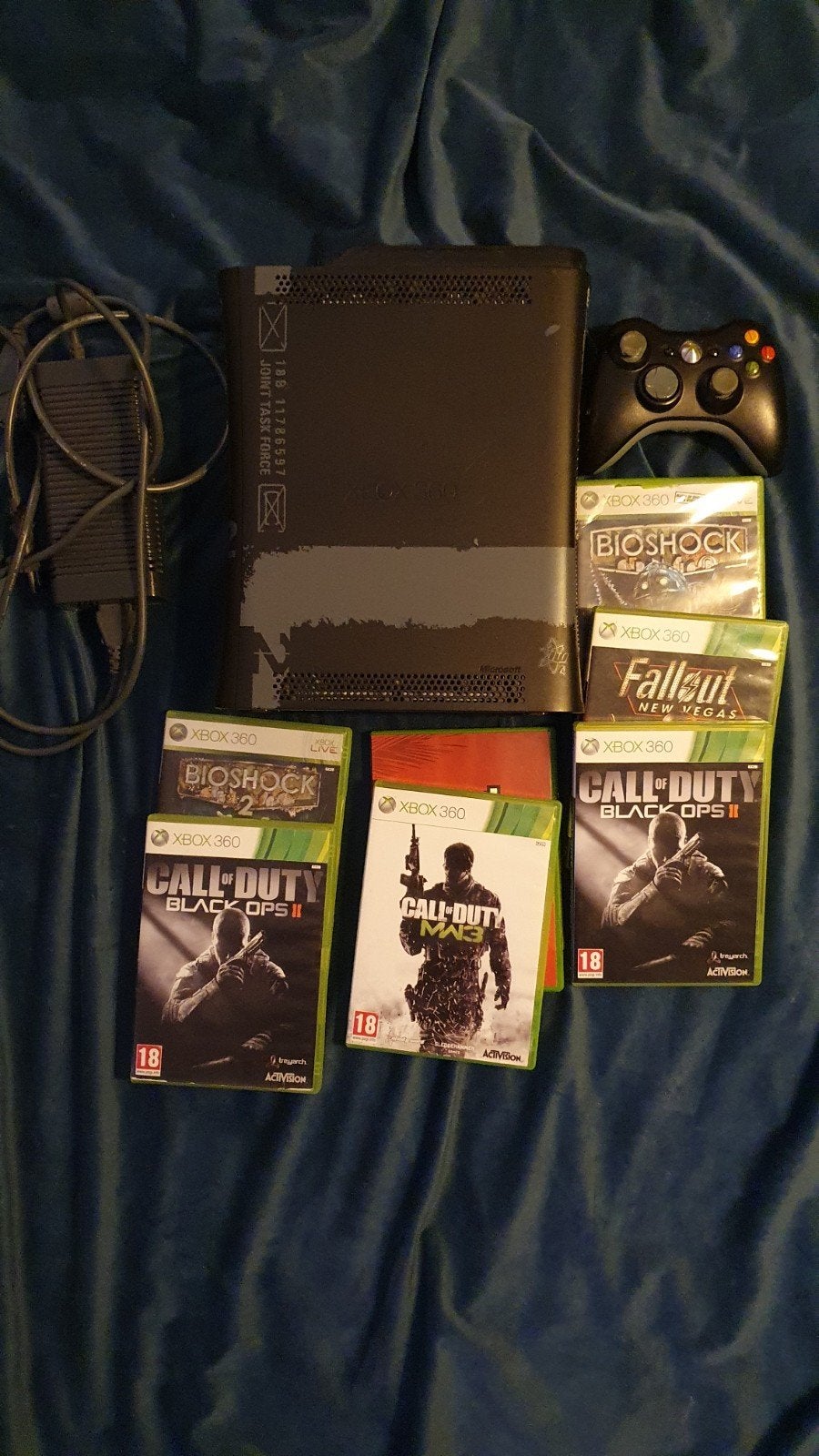 Xbox 360 Slim Call of Duty: Modern Warfare 2 Limited Edition, Spelcomputers en Games, Ophalen of Verzenden, 250 GB, Met 1 controller