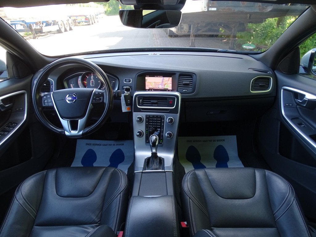 Volvo S60 2.0 D4 Polar+ Dynamic - STUUR / STOEL VERWARMING -, 1969 cc, S60, 23 km/l, Diesel