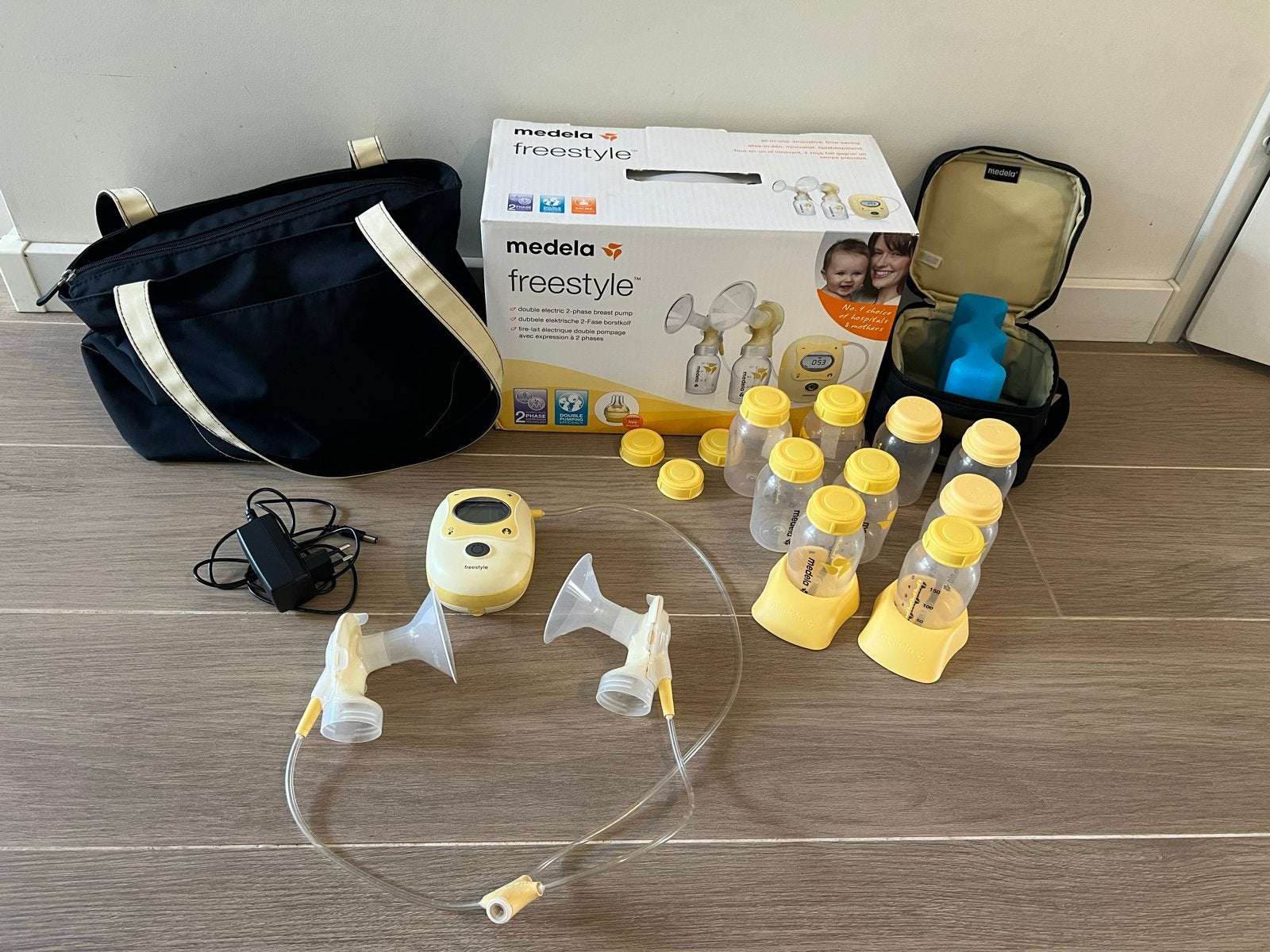 Medela Freestyle Borstkolf Compleet met Accessoires, Gebruikt, Medela, Borstkolf, Ophalen of Verzenden