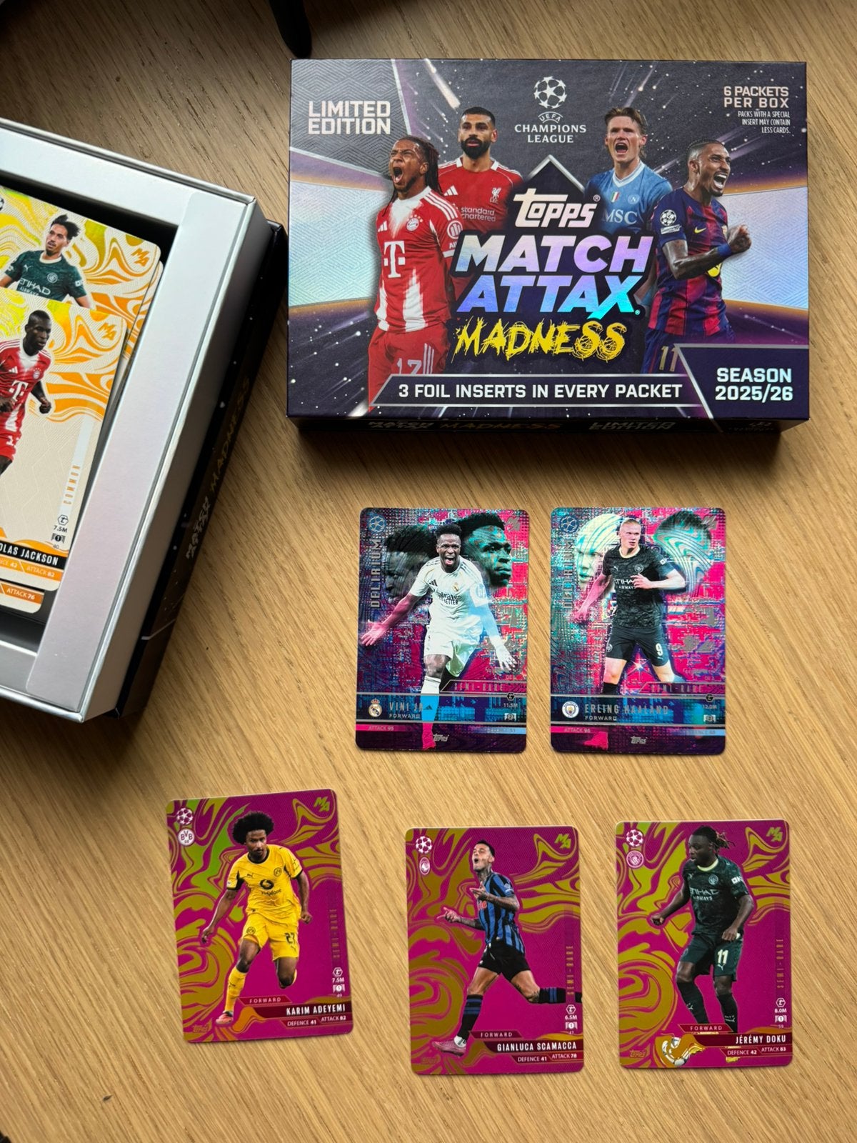 Topps Voetbal Match Attax Madness 2025/26 semi rare Haaland, Ophalen of Verzenden, Nieuw, Meerdere plaatjes