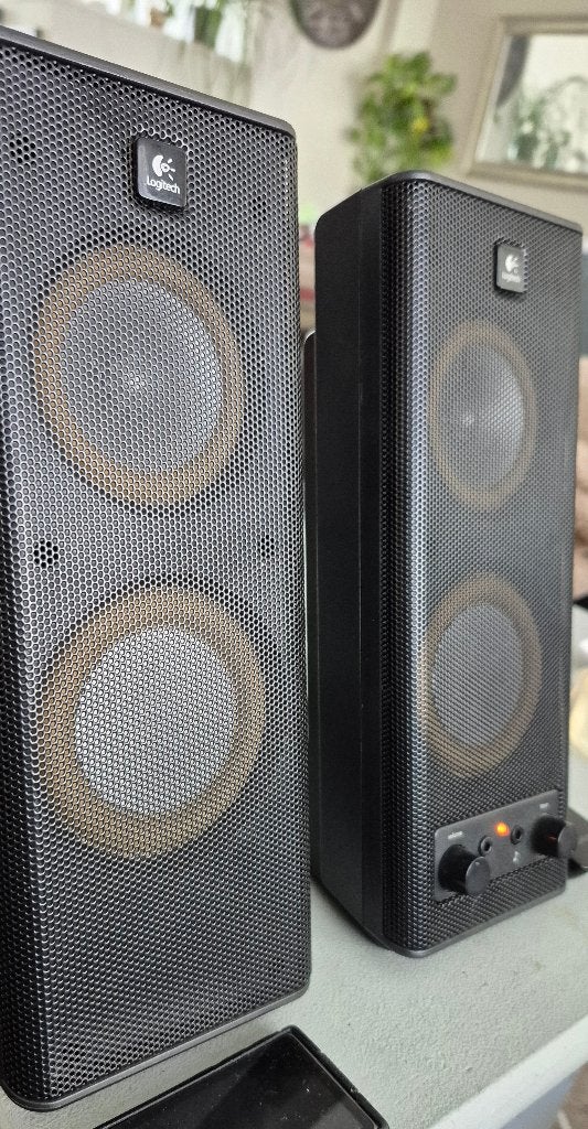 Logitech speakers, Computers en Software, Ophalen, Gebruikt, Audiokanaal 2, Logitech G