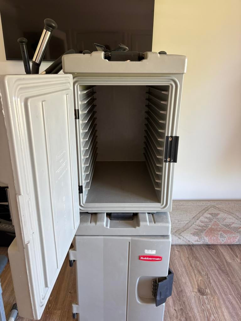 2x rubbermaid thermobox, Overige typen, Verzenden, Gebruikt, Kunststof