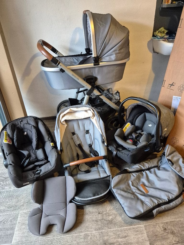 Mutsy traveller - complete drie in 1 kinderwagen set, Ophalen, Zo goed als nieuw, Combiwagen, Met autostoeltje