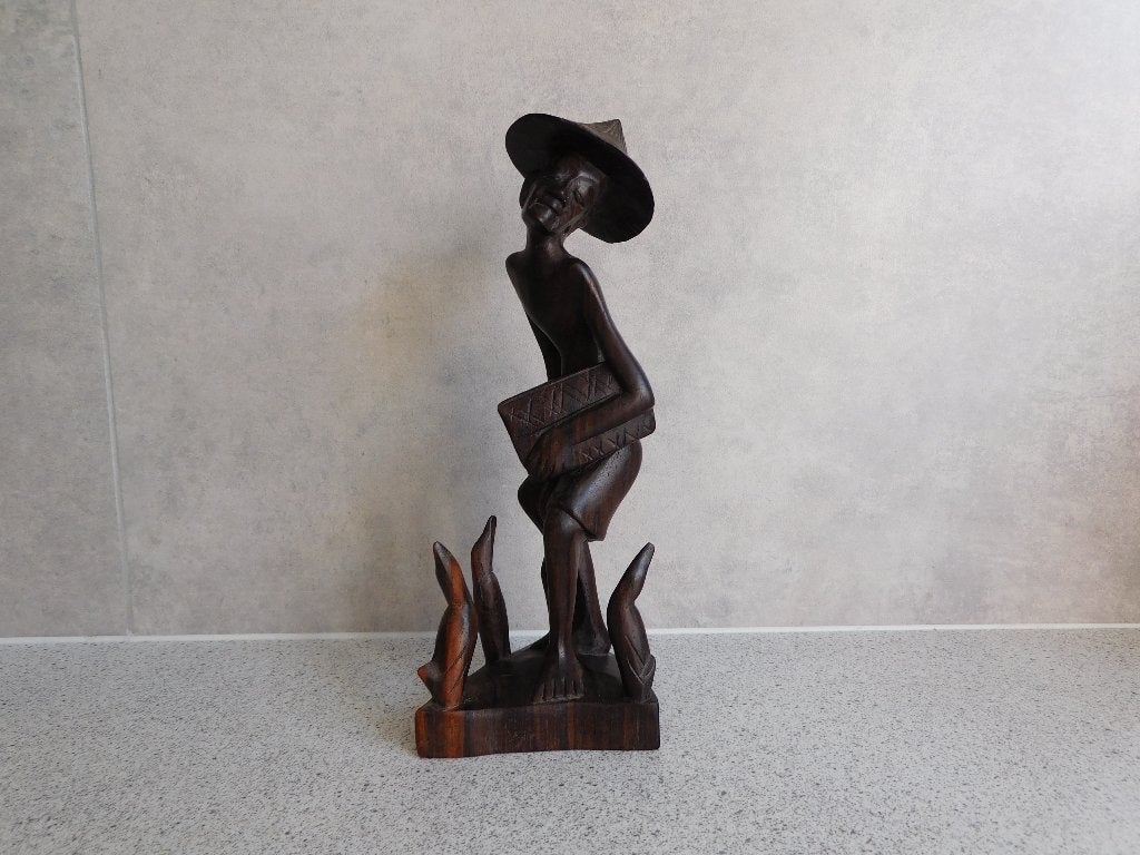 Houtsnijwerk Speervisser Bali/Java - 22 cm, Antiek en Kunst, Houtsnijwerk, Ophalen of Verzenden, Handgemaakt, 20 - 50 cm