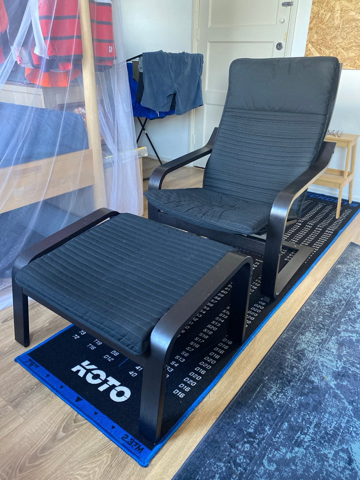 Comfortabele ikea stoel met voetenbank, Ophalen, Gebruikt, 75 tot 100 cm, 50 tot 75 cm