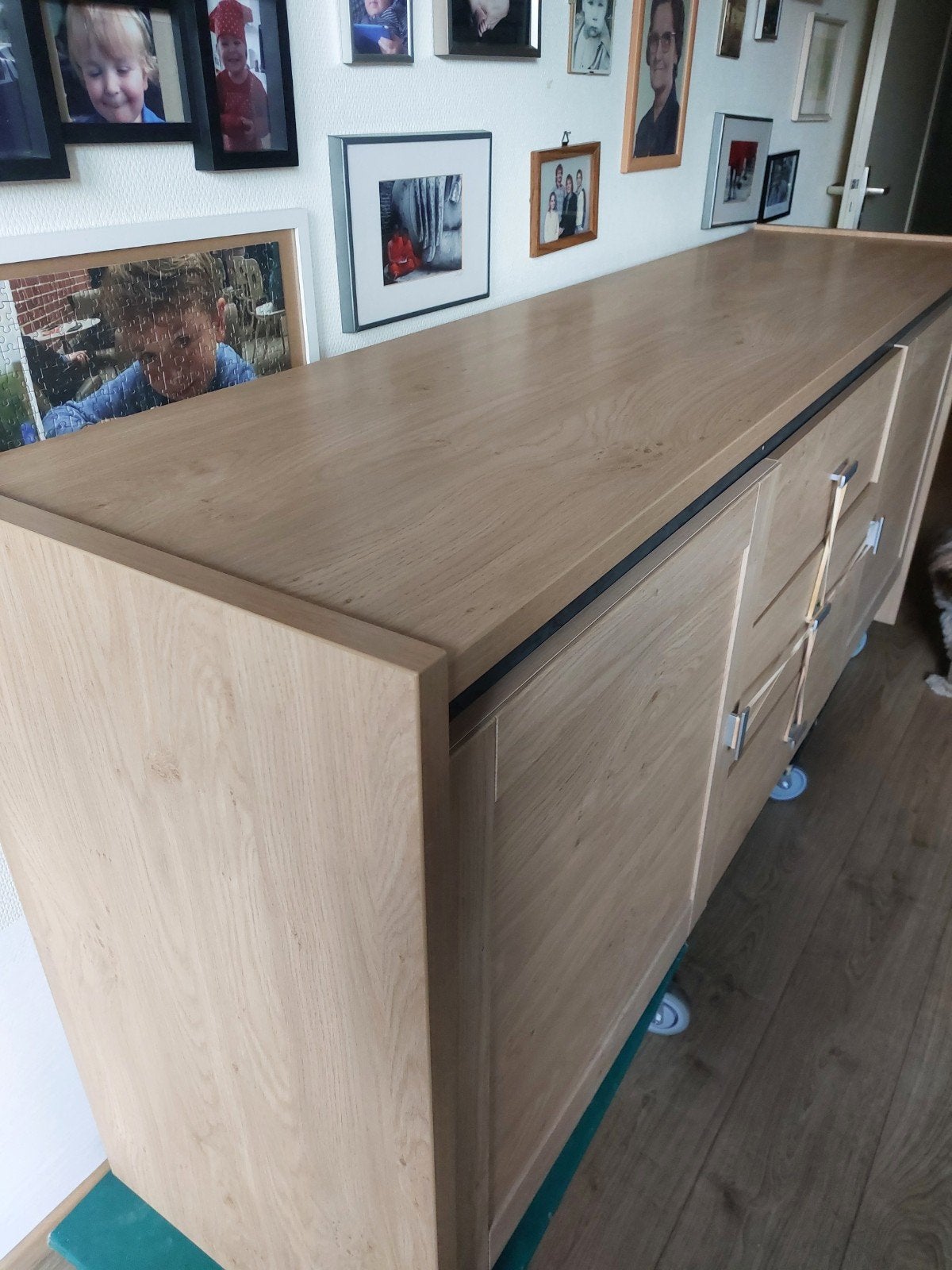 grenen dressoir met twee kastjes drie lades en tv kastje, Ophalen, Zo goed als nieuw