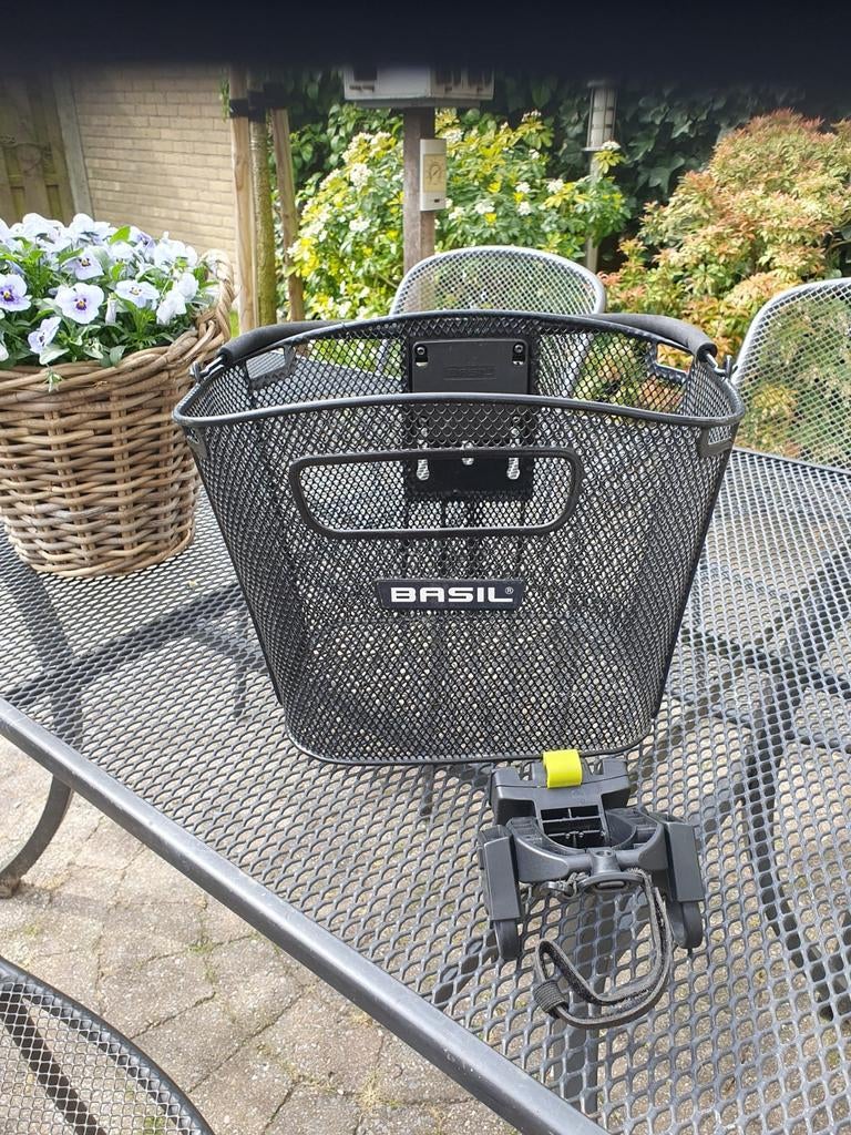 Basil Front KF Fietsmand 35L met Bevestigingssysteem, Ophalen, Stuurbevestiging, Basil, Zo goed als nieuw