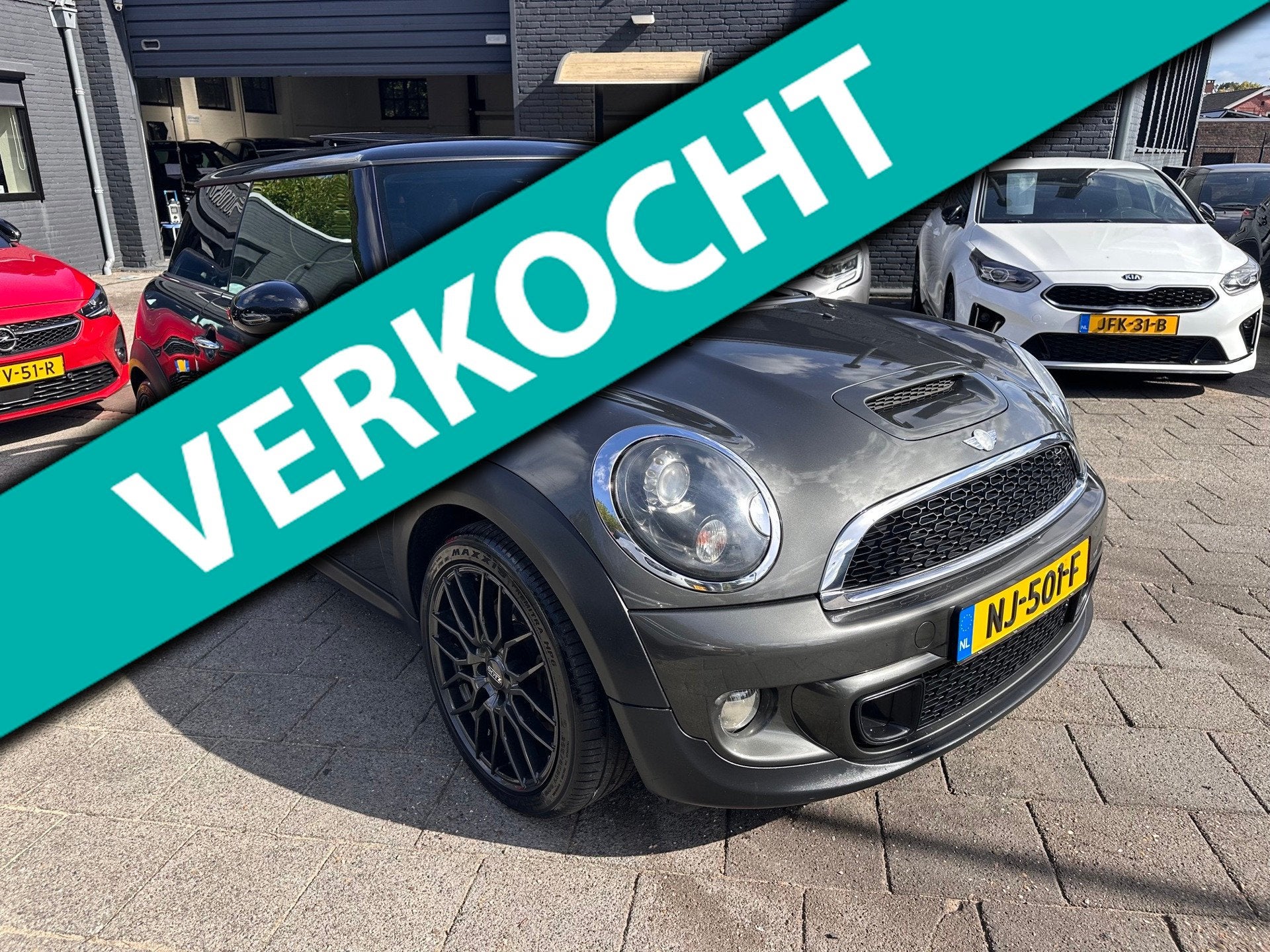Mini 3-Deurs 1.6 Cooper S|Leder|Navigatie|Xenon, Voorwielaandrijving, Euro 5, Gebruikt, Zwart