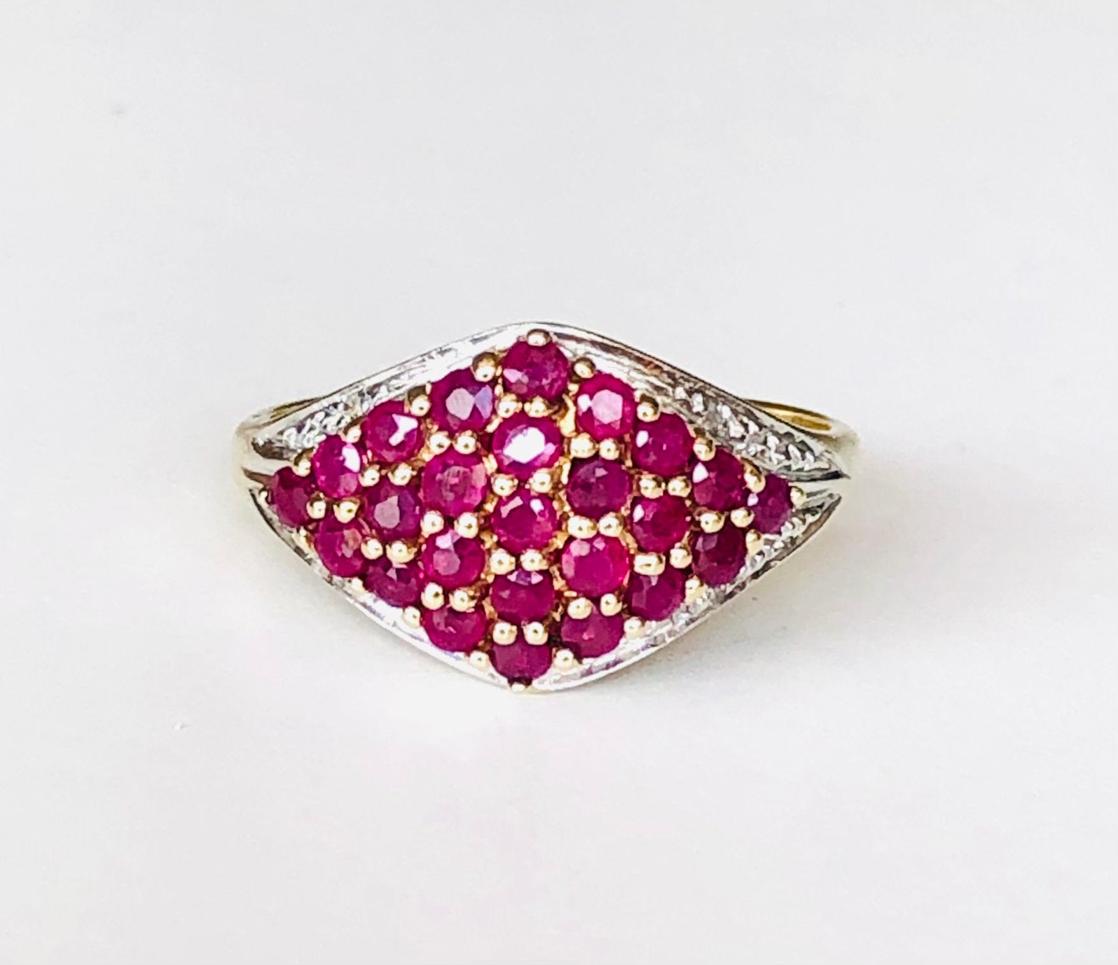 Vintage gouden ring robijnen diananten maat 18, 18 tot 19, Ophalen of Verzenden, Zo goed als nieuw, Met edelsteen