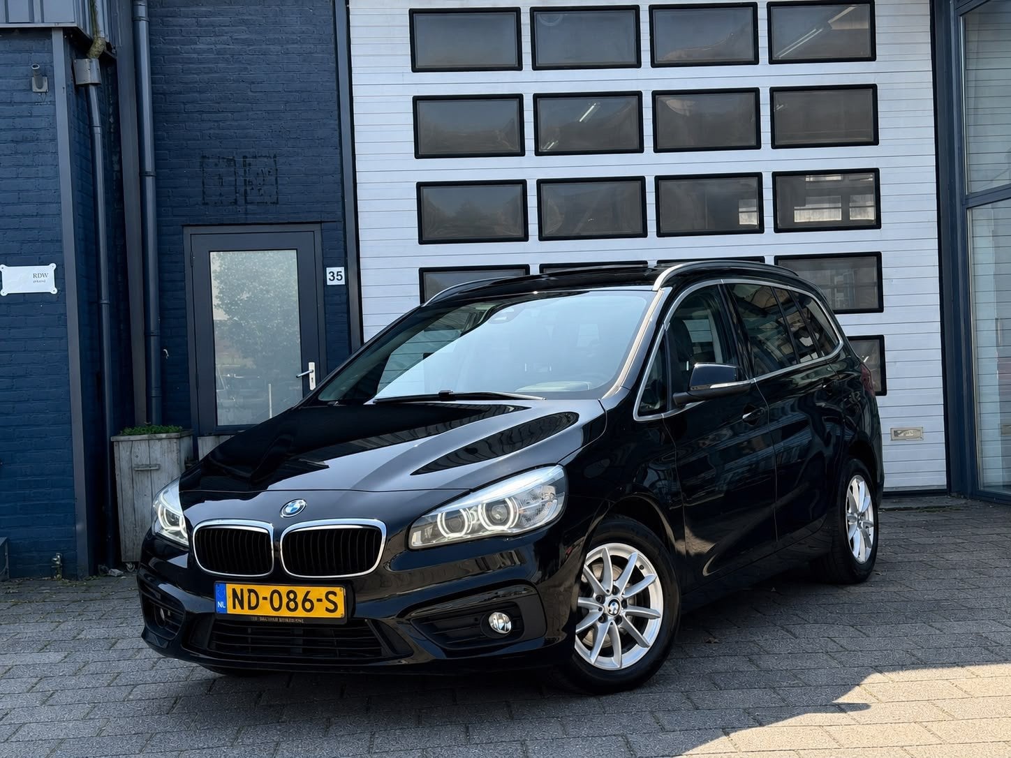 BMW 2-serie Gran Tourer 218i Centennial High Executive 7P |, Auto's, Voorwielaandrijving, 136 pk, Gebruikt, Euro 6