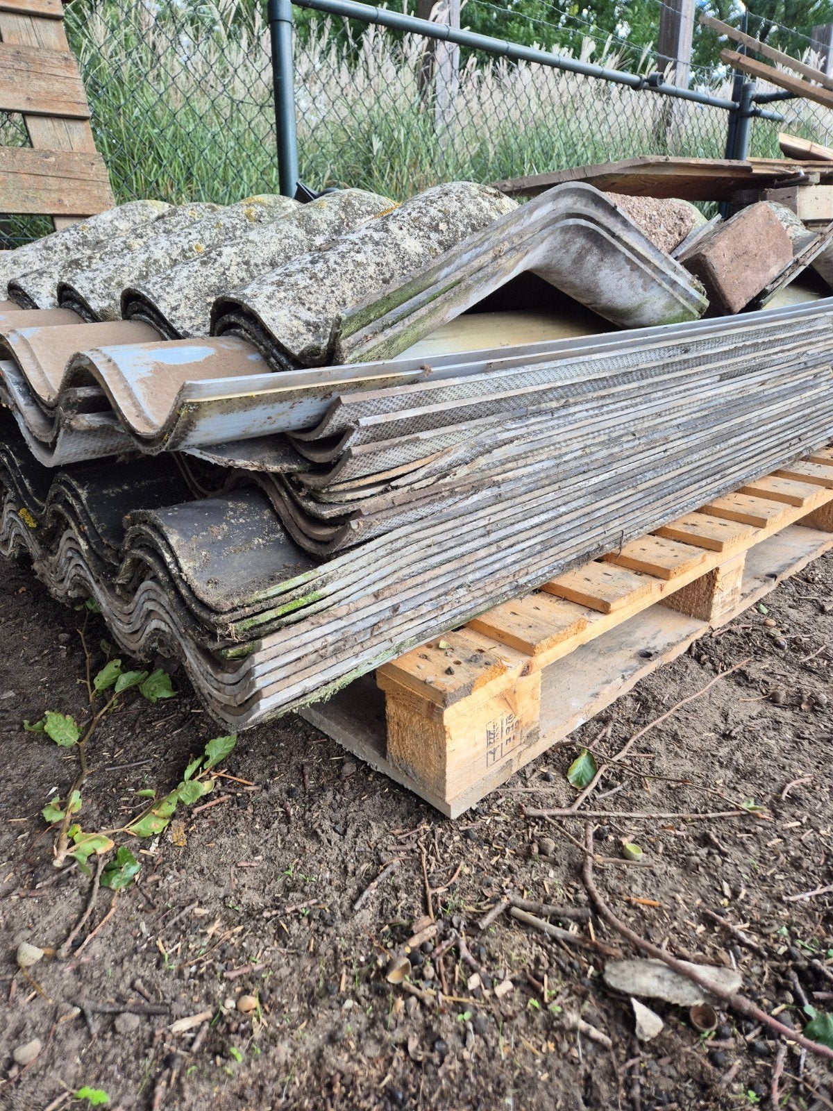 Gratis af te halen: Dakplaten, lichtplaten en nokdelen, Gebruikt, 15 m² of meer, Metaal, Ophalen