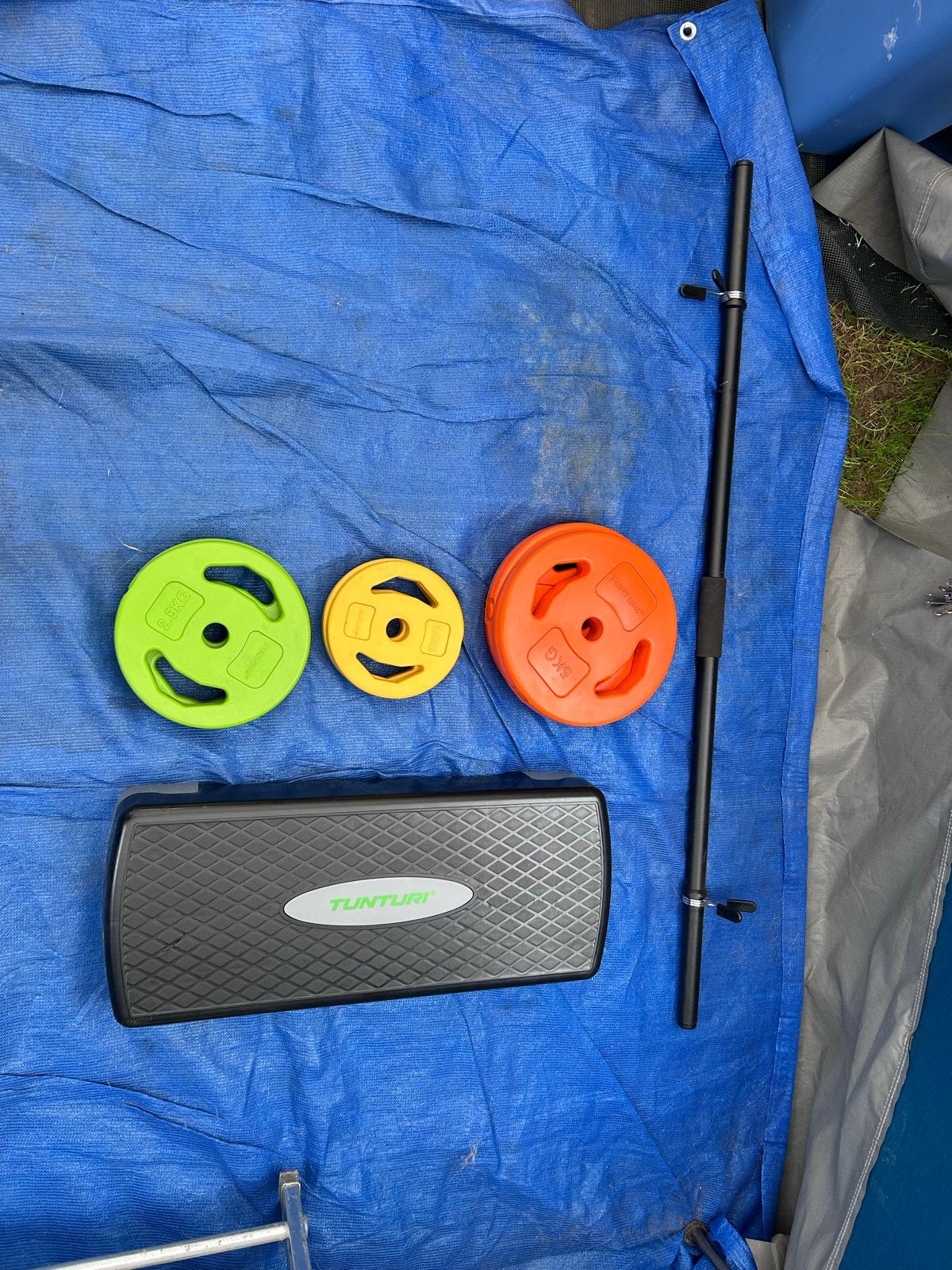Fitness set: halterstang, halterschijven en stepbank, Sport en Fitness, Fitnessmaterialen, Ophalen, Nieuw, Armen, Halterstangen