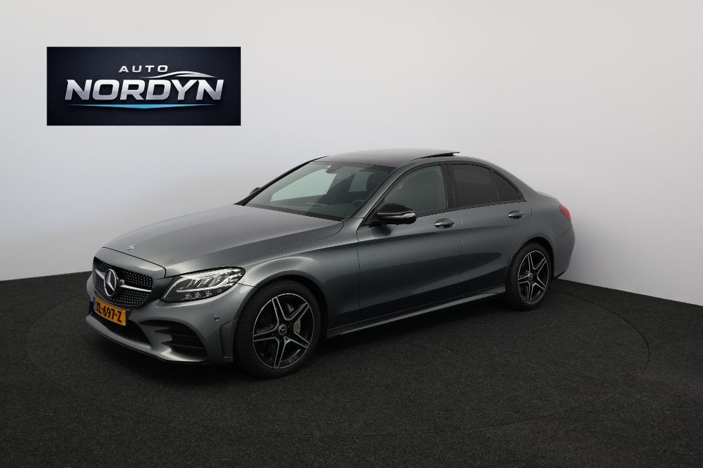 Mercedes-Benz C180 AMG Line Automaat 2019, Auto's, Mercedes-Benz, 1800 kg, Leder en Stof, Sedan, 5 stoelen