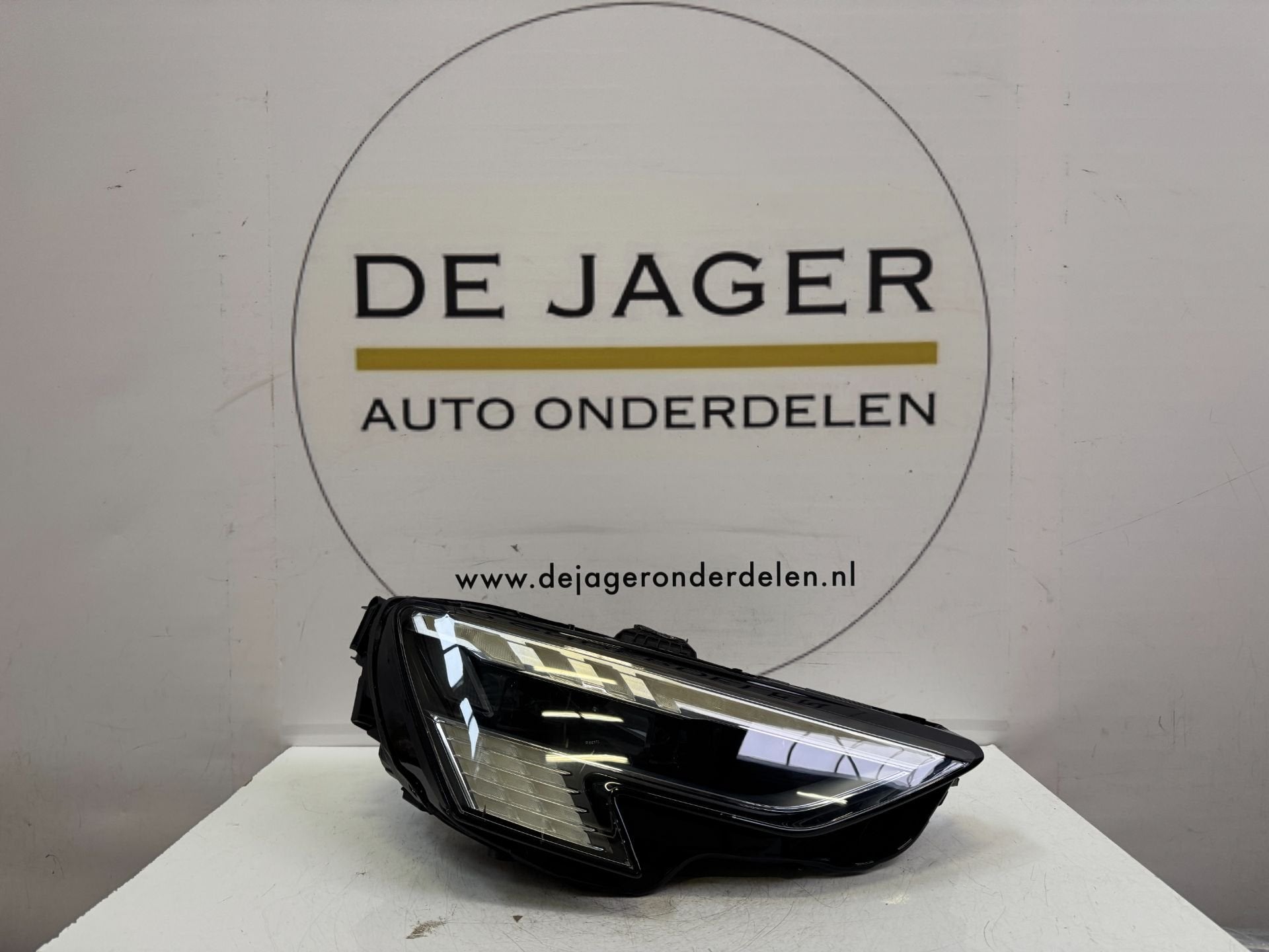 AUDI 8Y A3 S3 RS3 VOL LED MATRIX KOPLAMP RECHTS 8Y0941036, Gebruikt, AUDI AG, Auto-Union-Strasse 1
85045  Ingolstadt, DE, Kundenbetreuung@audi.de