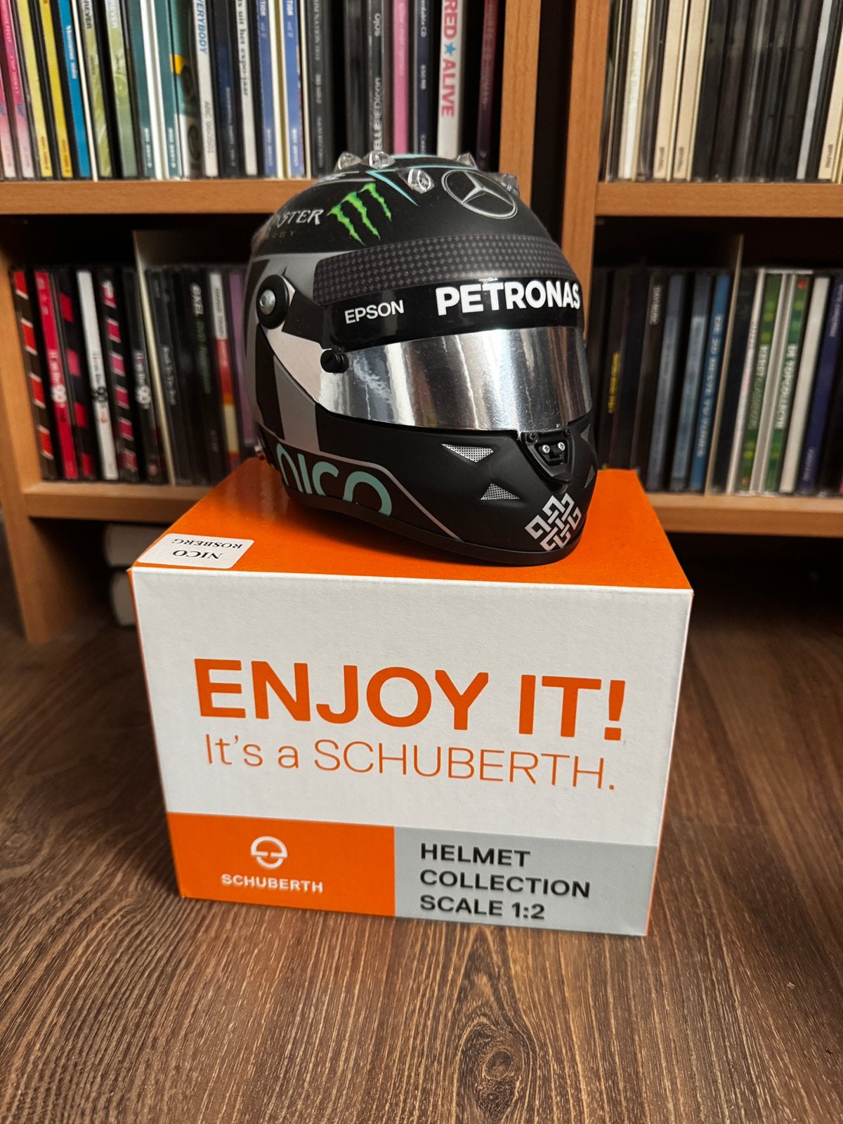Nico Rosberg 2016 F1 Kampioenschapsjaar 1/2 helm, Verzamelen, Ophalen of Verzenden, Zo goed als nieuw, Formule 1