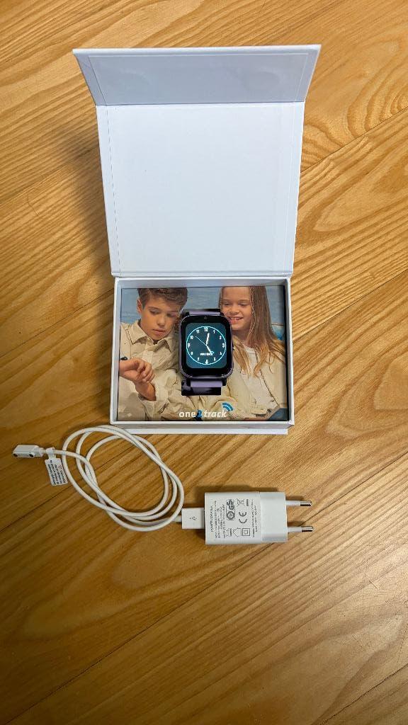 One2track smartwatches x2, Sieraden, Tassen en Uiterlijk, Smartwatches, Zo goed als nieuw, Android, Blauw, GPS, Stappen, Ophalen of Verzenden