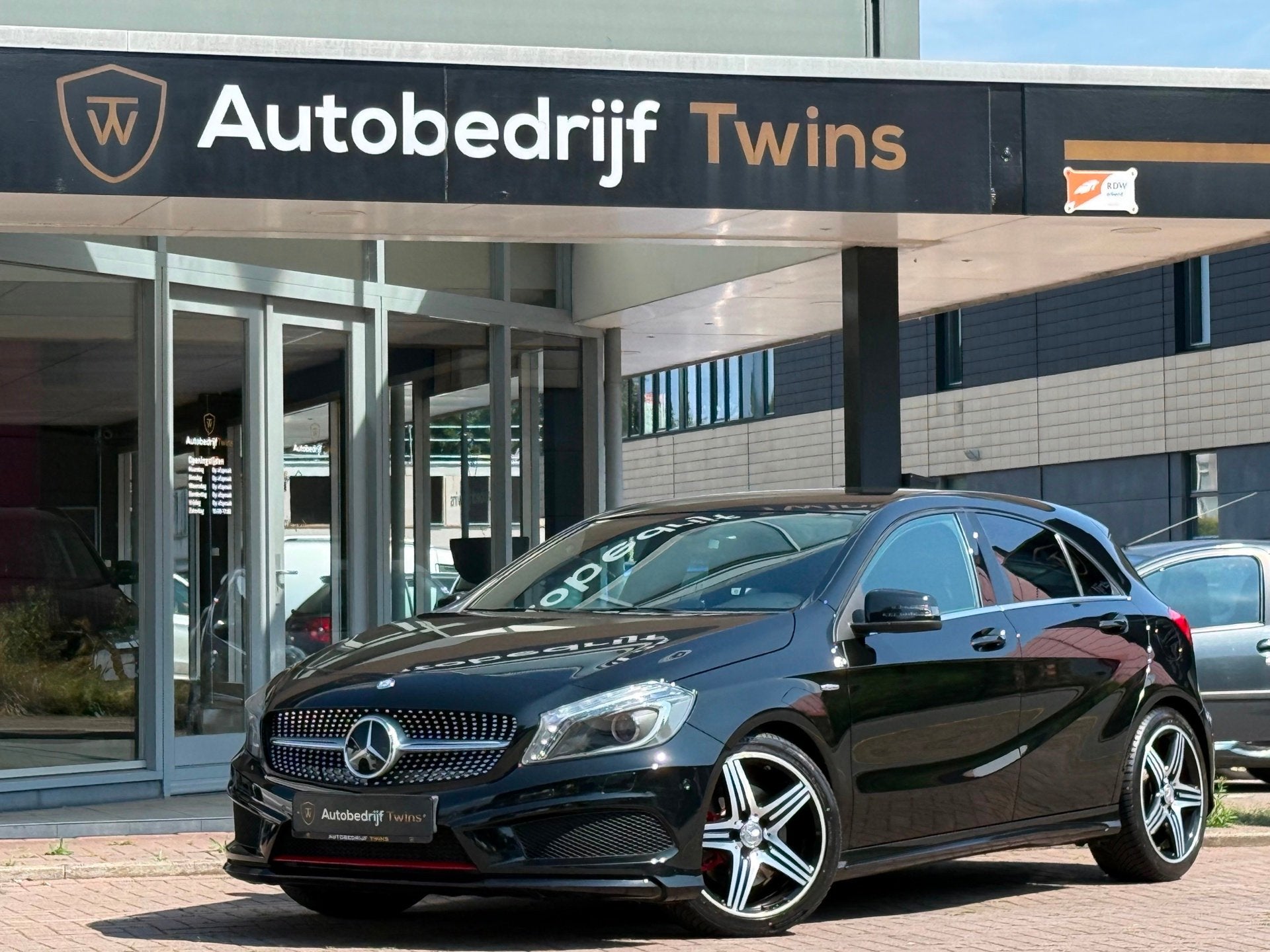 Mercedes-Benz A-klasse 250 Sport Ambition|cruise|camera|stoe, Gebruikt, 4 cilinders, Zwart, 1365 kg