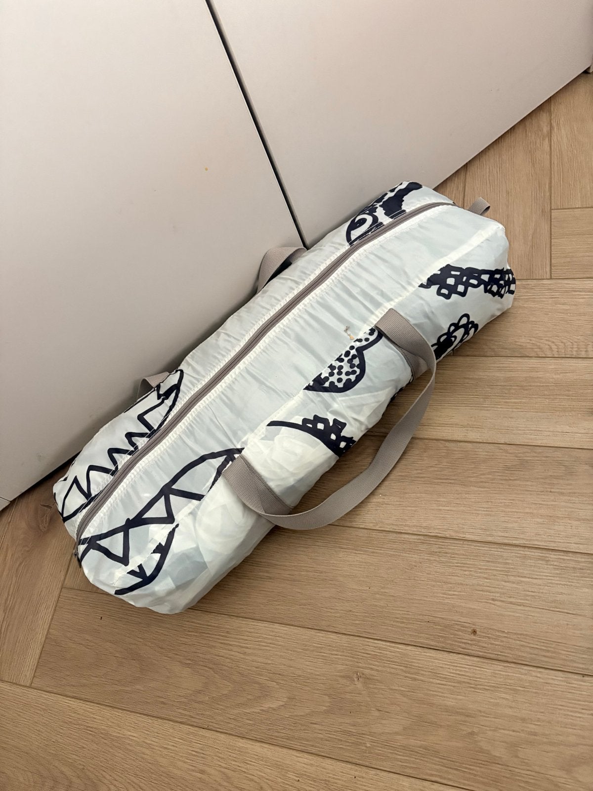 IKEA SPRIDD tent limited edition zwart wit, Caravans en Kamperen, Ophalen of Verzenden, Zo goed als nieuw, Tot en met 2