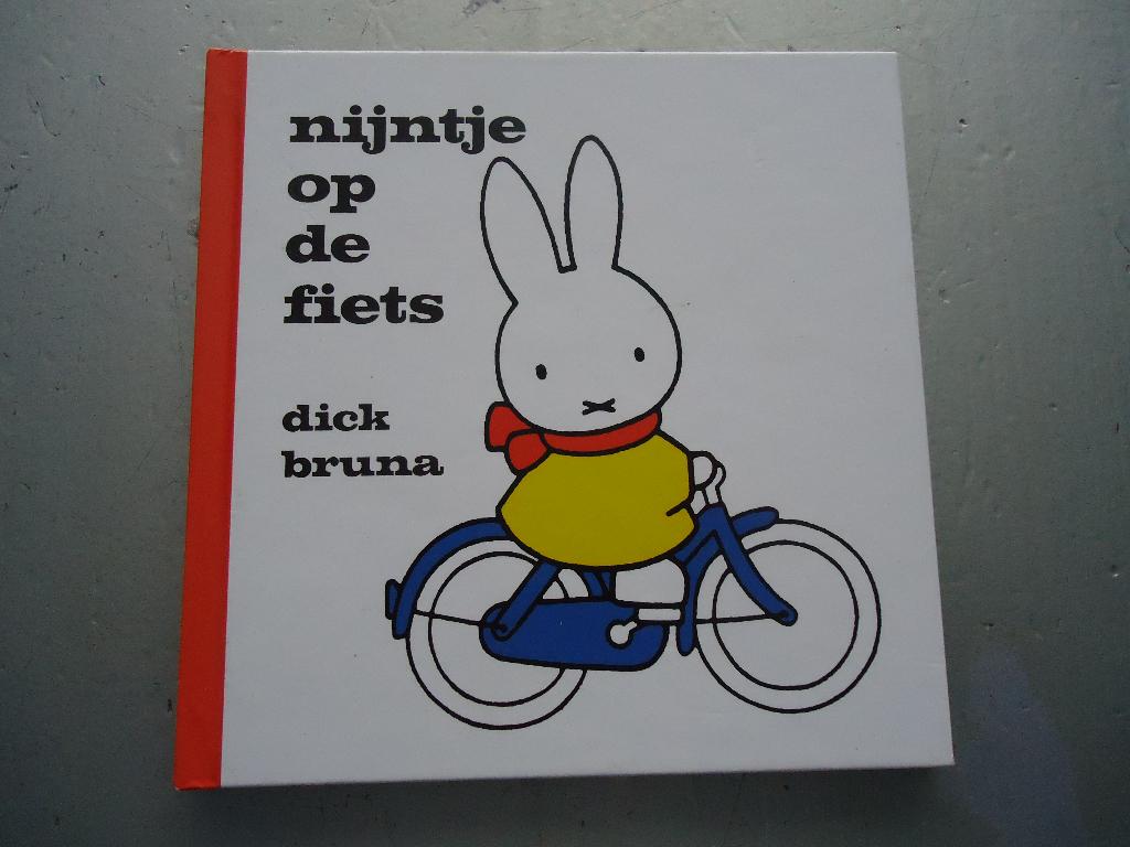 nijntje op de fiets, Ophalen of Verzenden, Zo goed als nieuw, Dick Bruna, 1 tot 2 jaar